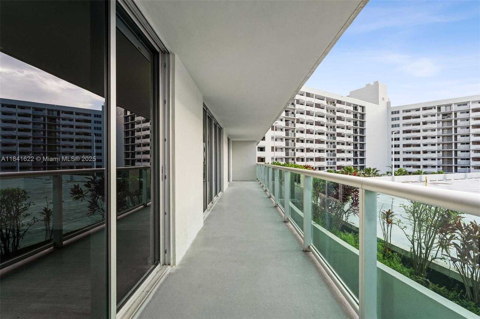 Small Image of 1500 BAY RD #M-0426, Miami Beach Number 21