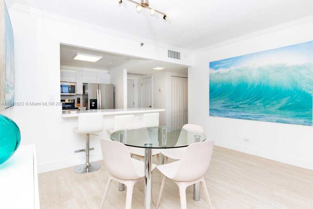 Small Image of 2301 COLLINS AVE #625, Miami Beach Number 5