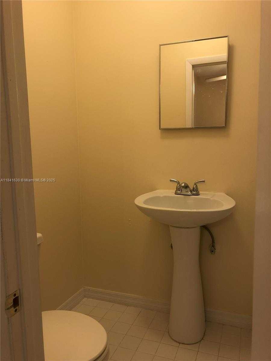 Small Image of 4908 SOUTH WEST 142ND PL #2, Miami Number 3