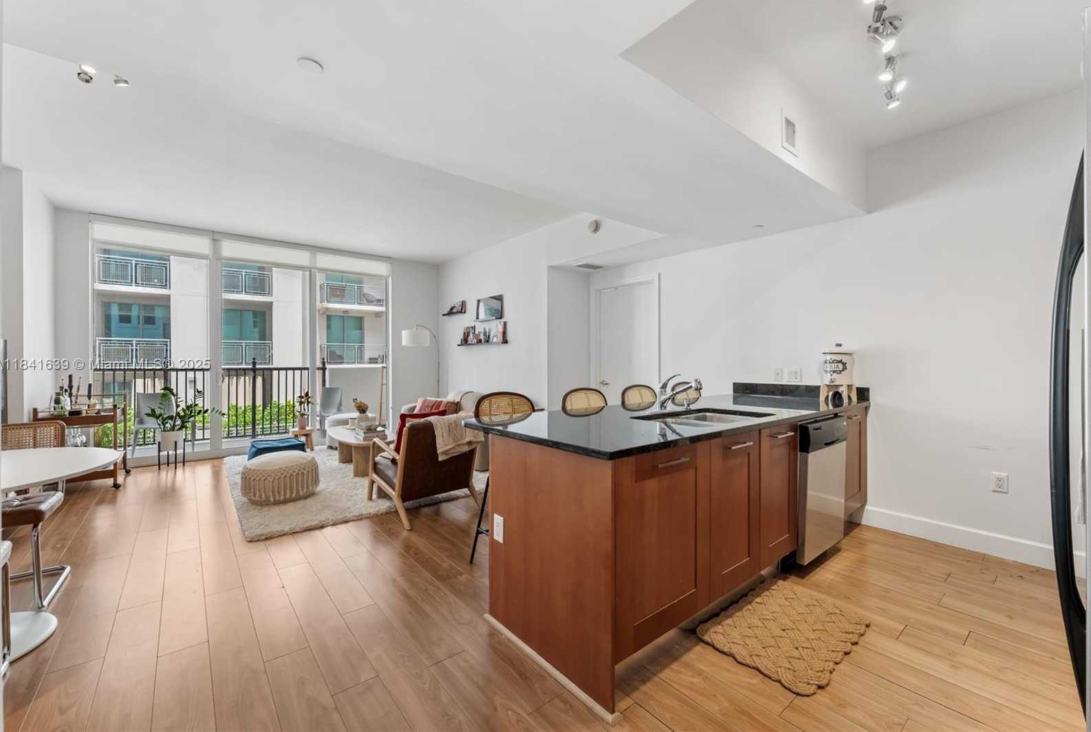 Small Image of 4100 SALZEDO ST #609, Coral Gables Number 3