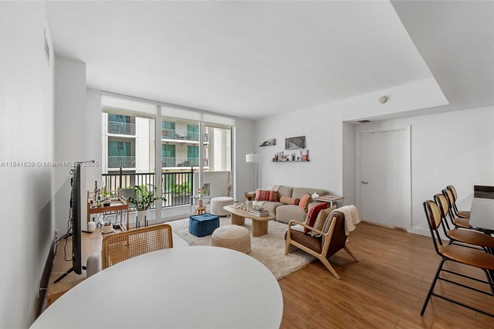 Small Image of 4100 SALZEDO ST #609, Coral Gables Number 5