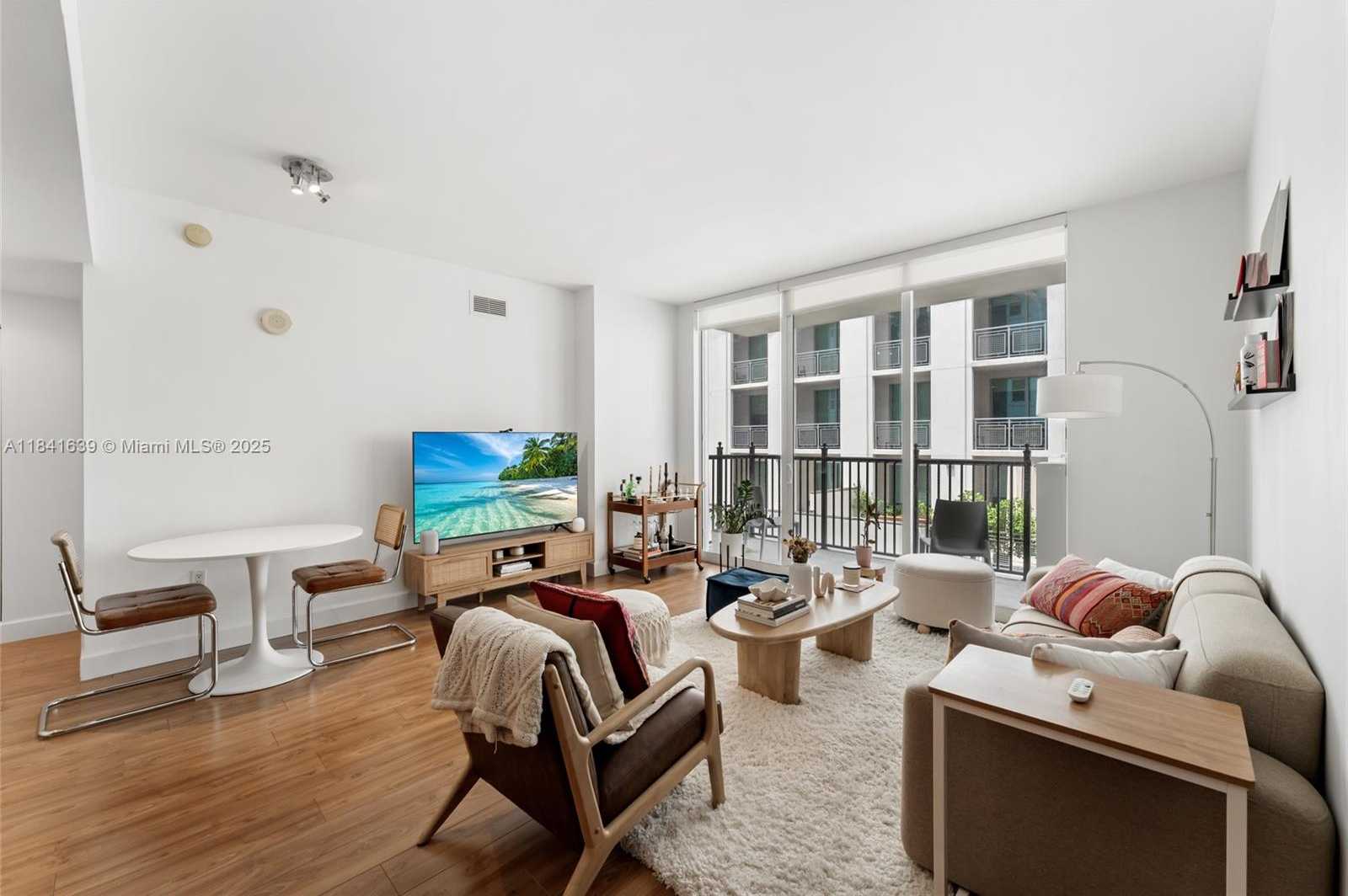 Small Image of 4100 SALZEDO ST #609, Coral Gables Number 6