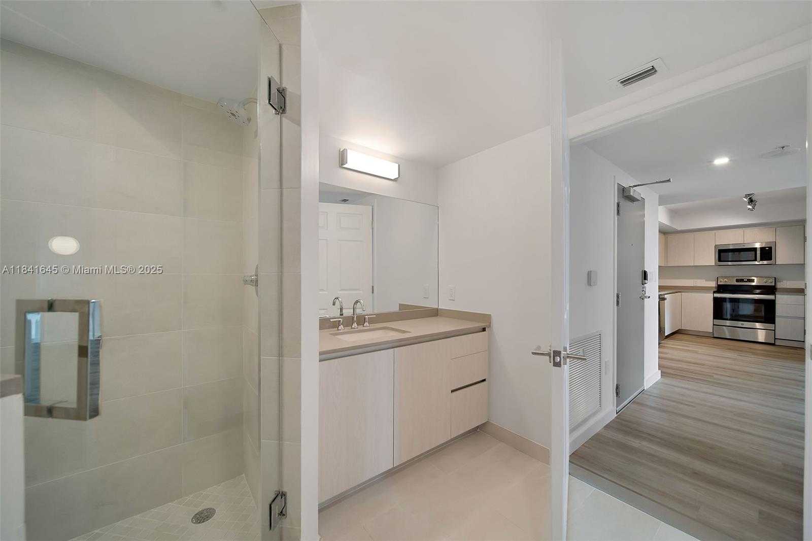 Small Image of 1500 BAY RD #M-1014, Miami Beach Number 24