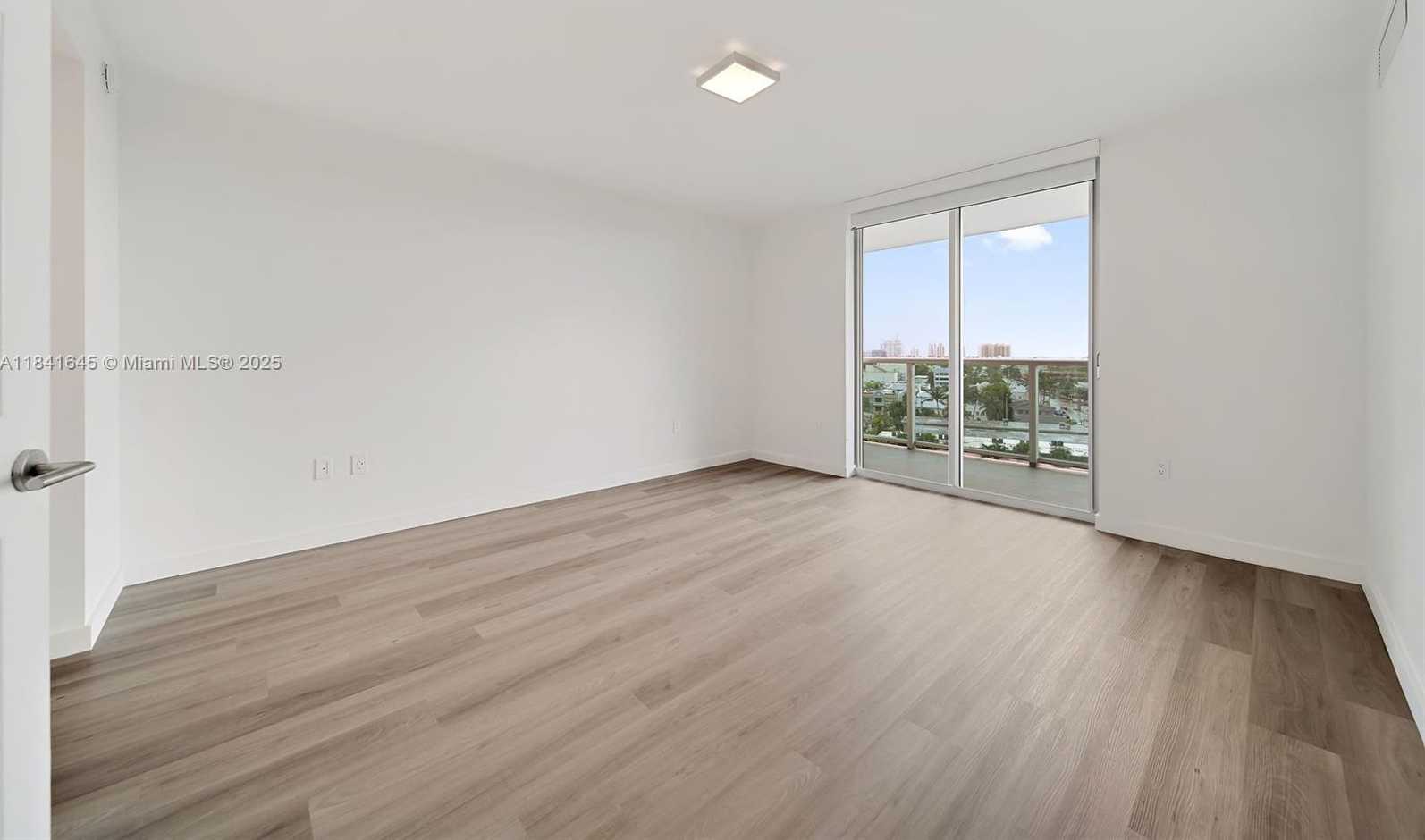Small Image of 1500 BAY RD #M-1014, Miami Beach Number 26