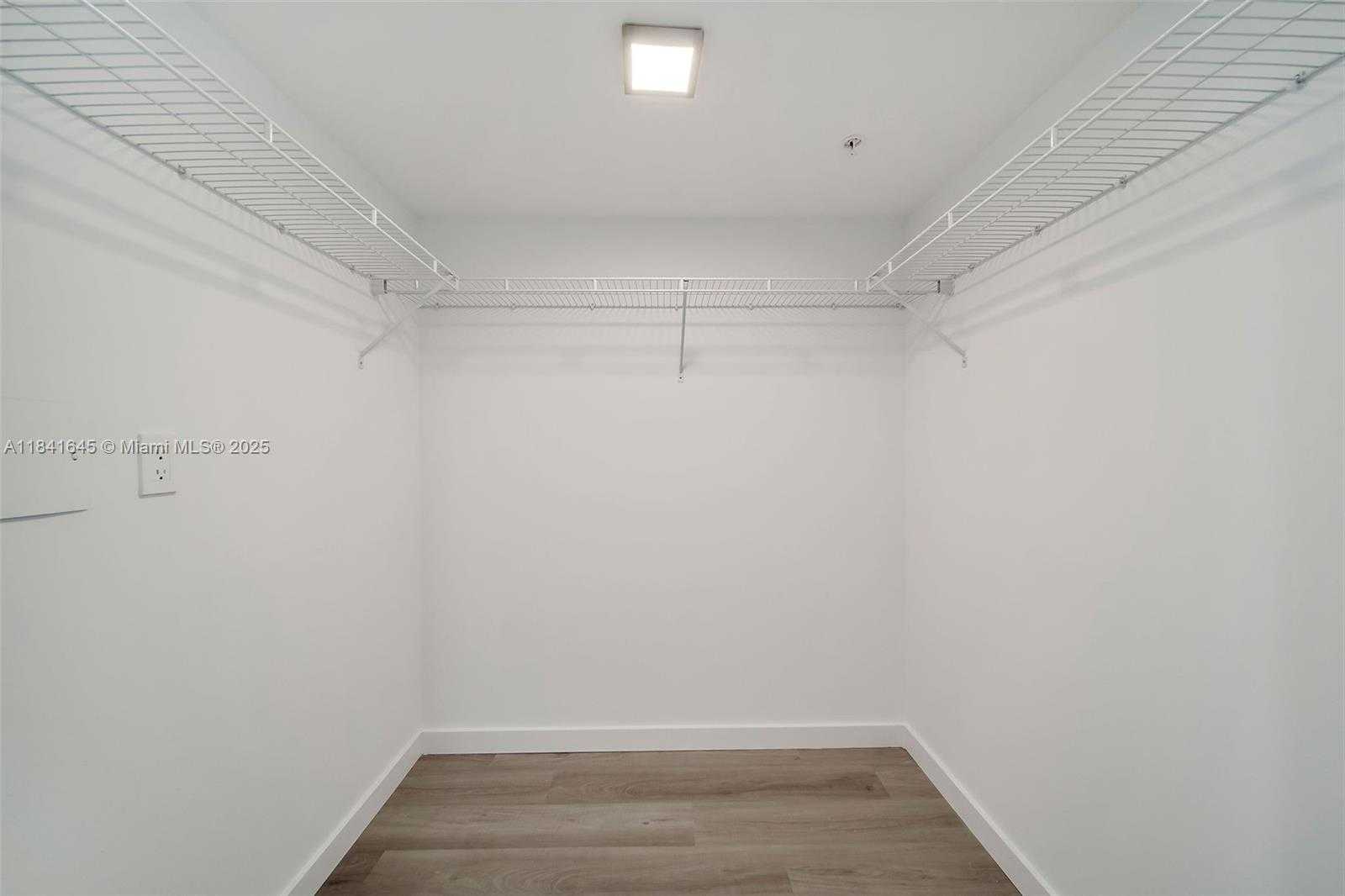 Small Image of 1500 BAY RD #M-1014, Miami Beach Number 28