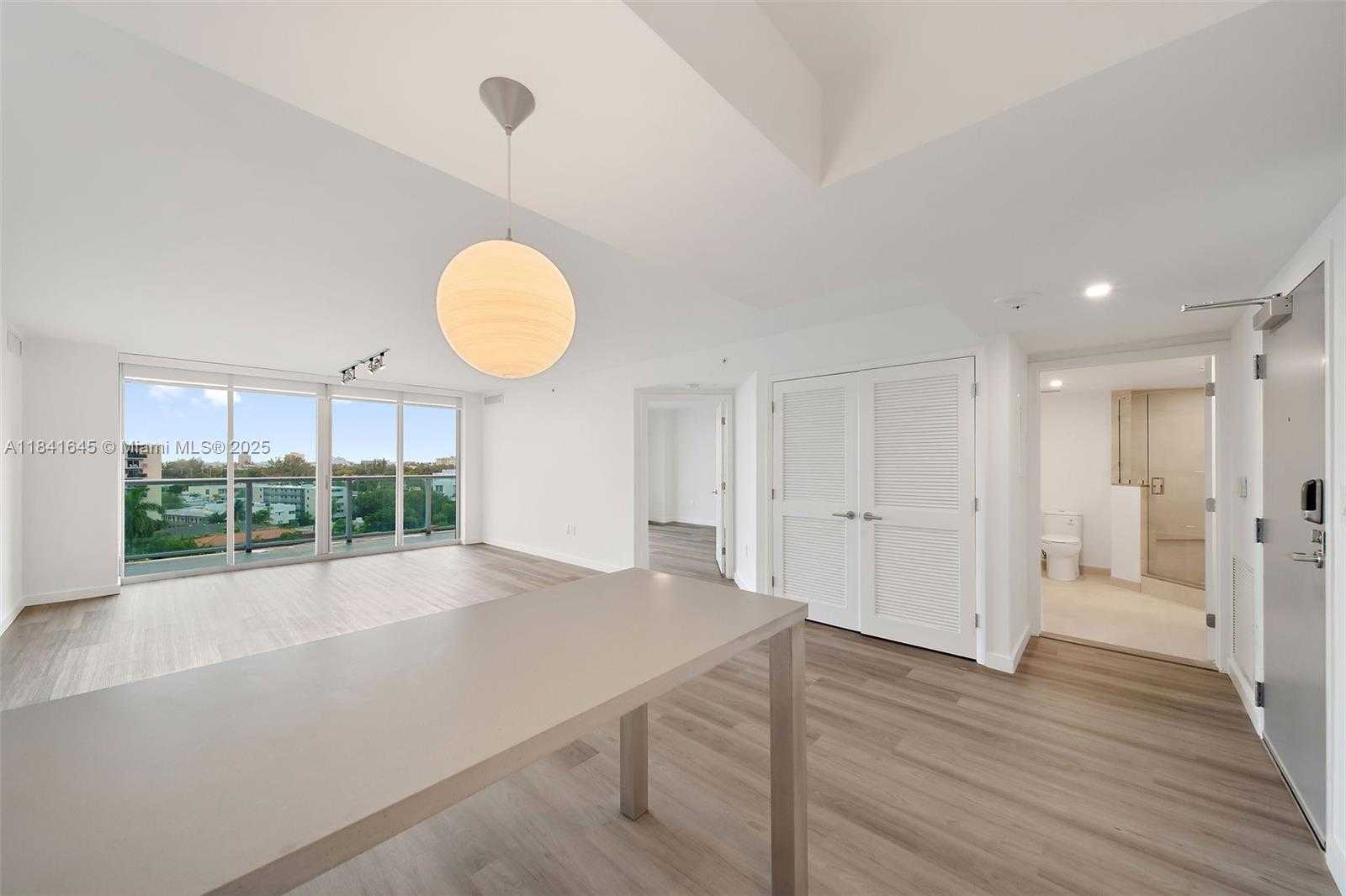 Small Image of 1500 BAY RD #M-1014, Miami Beach Number 6