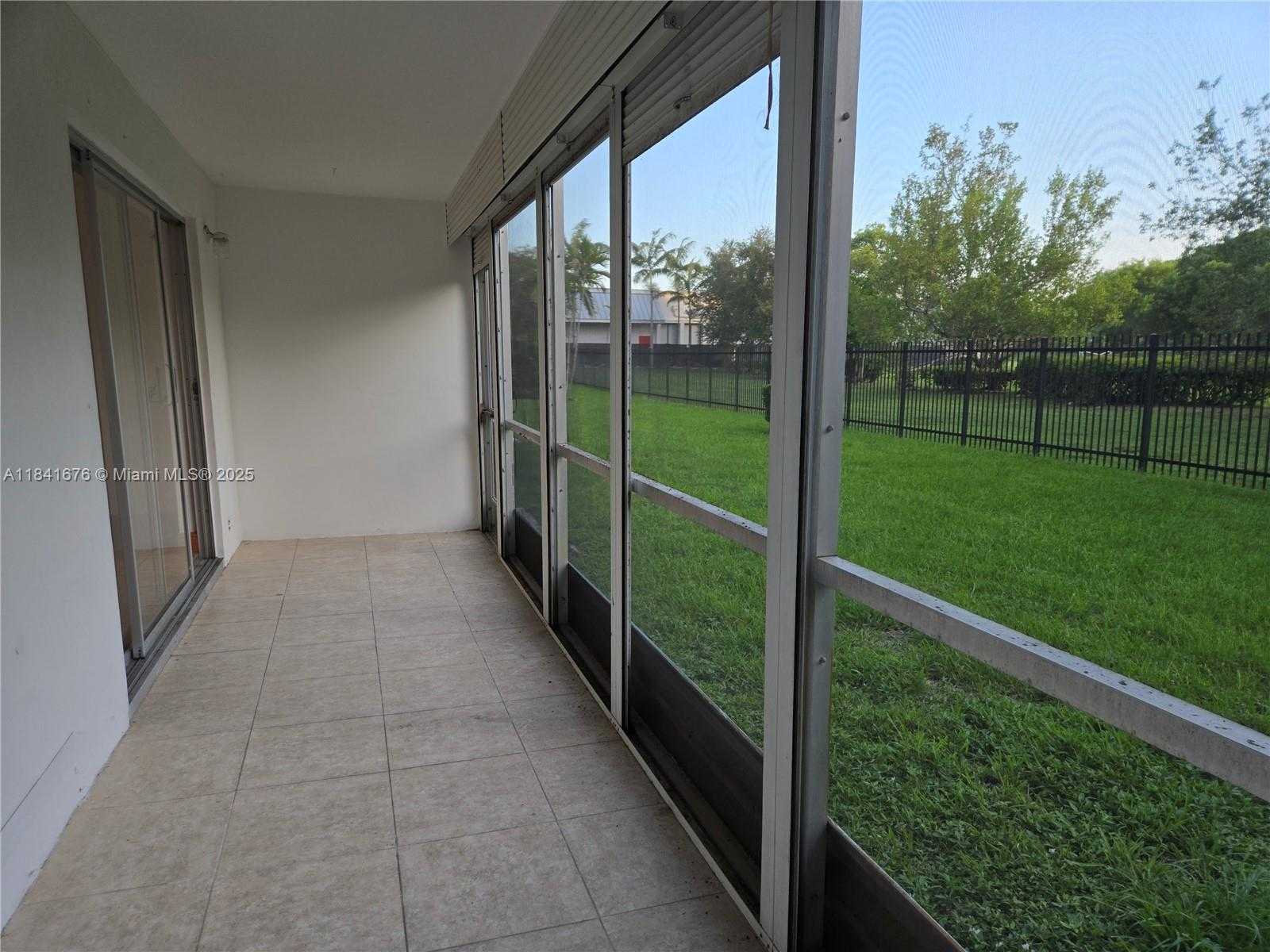 Small Image of 950 HILLCREST DR #106, Hollywood Number 21