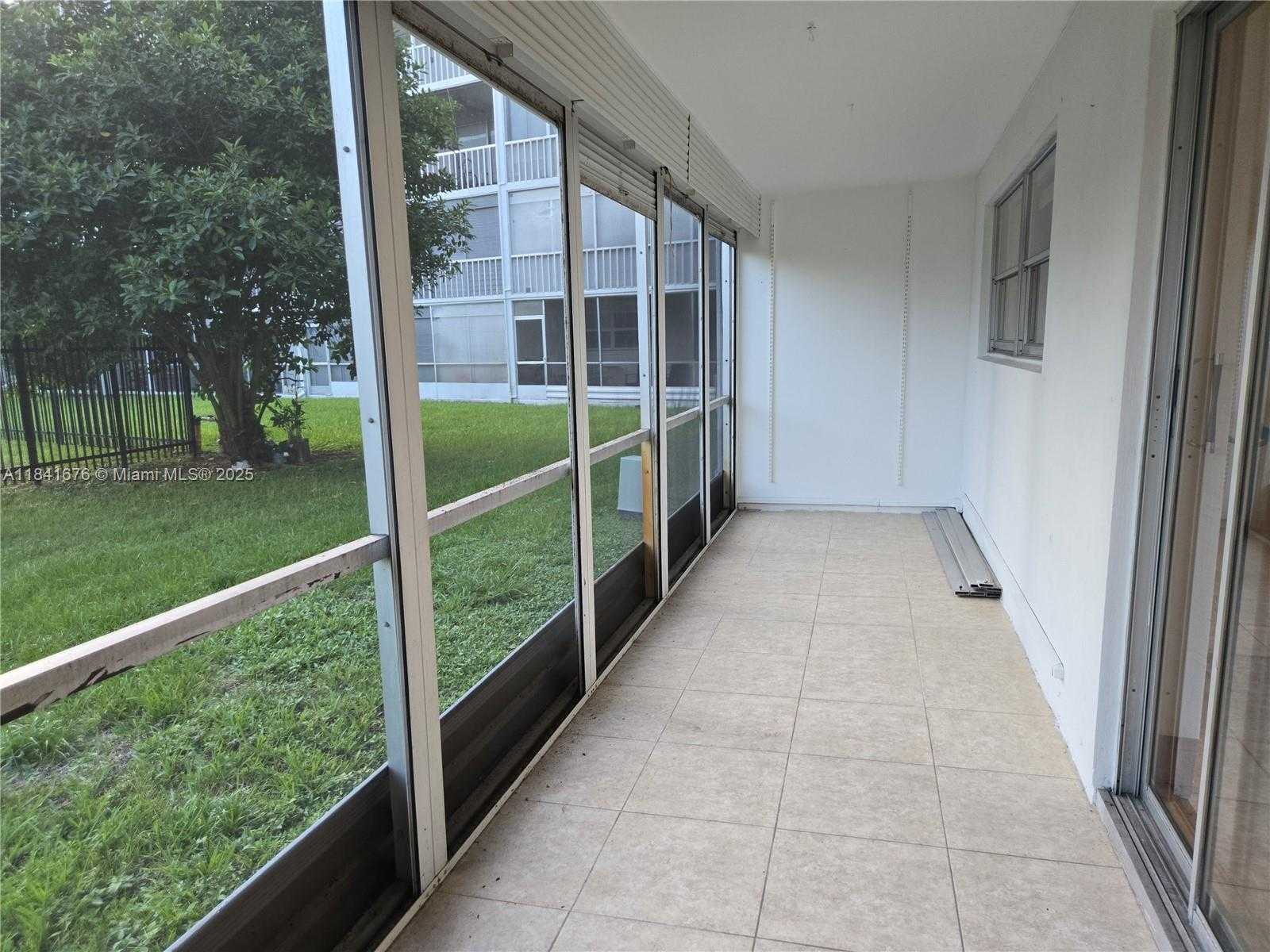 Small Image of 950 HILLCREST DR #106, Hollywood Number 22