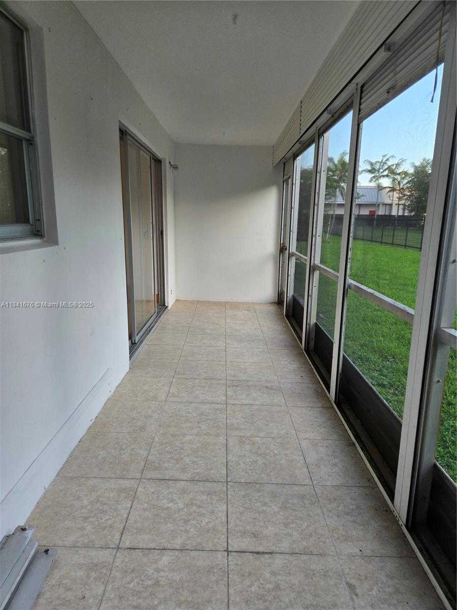 Small Image of 950 HILLCREST DR #106, Hollywood Number 23