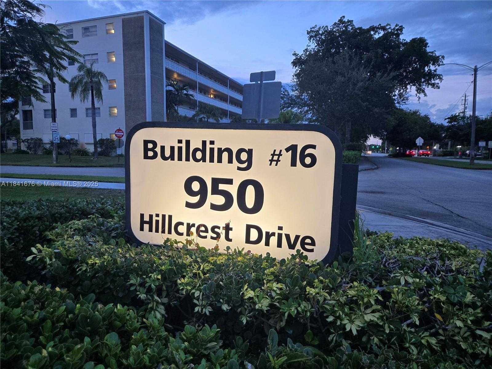 Small Image of 950 HILLCREST DR #106, Hollywood Number 5