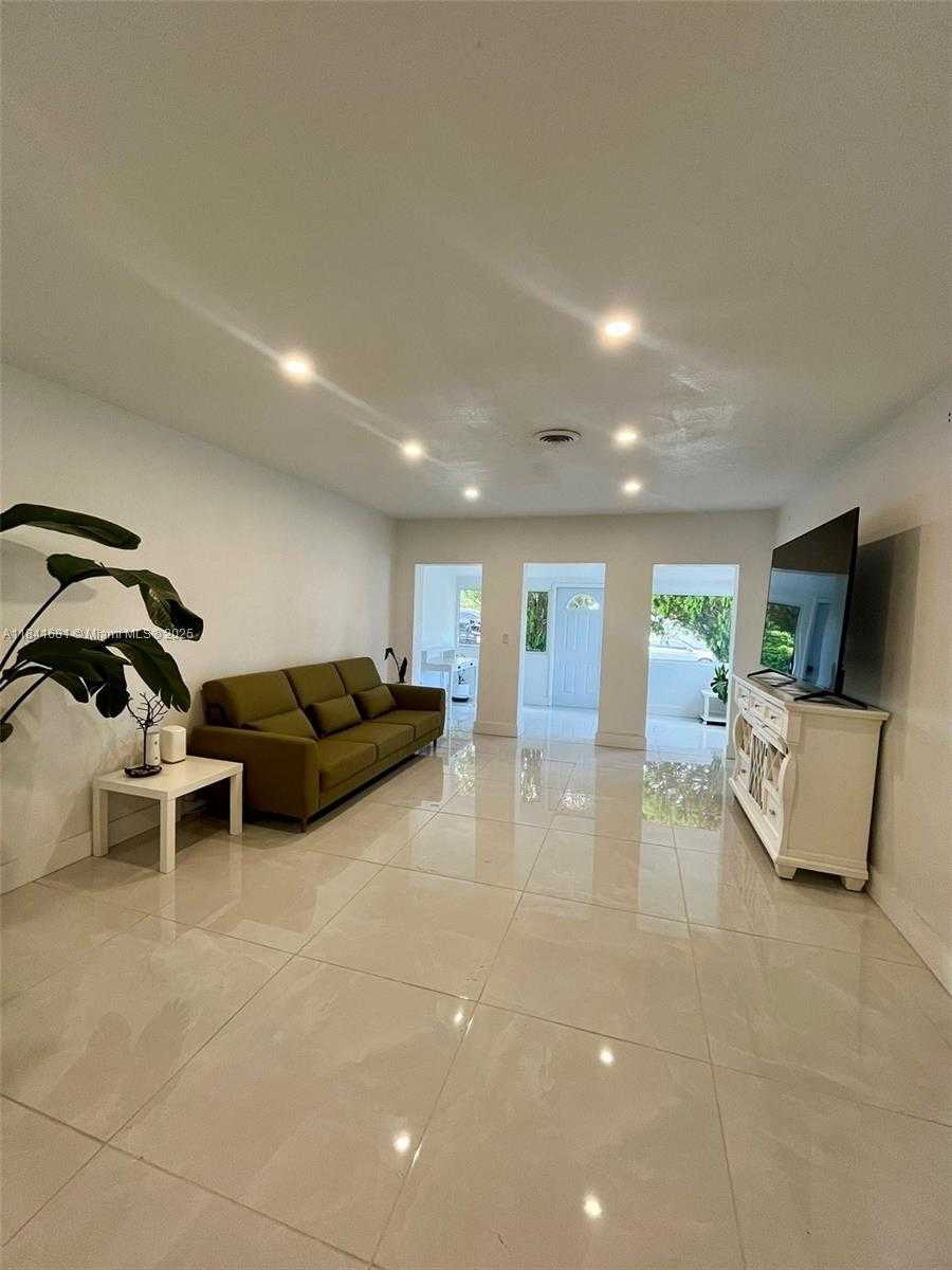 Small Image of 1172 NORTH EAST 160TH TER, North Miami Beach Number 10