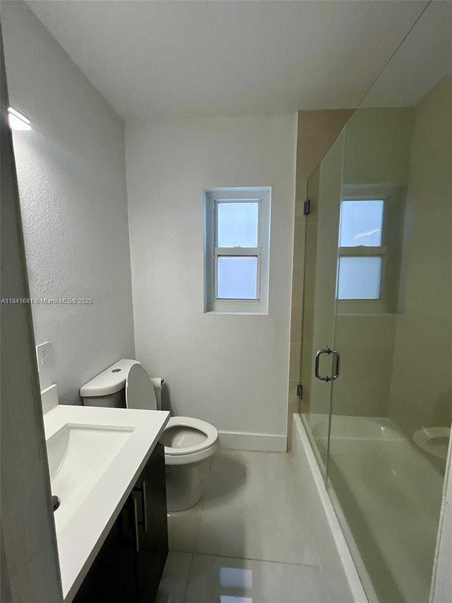 Small Image of 1172 NORTH EAST 160TH TER, North Miami Beach Number 11