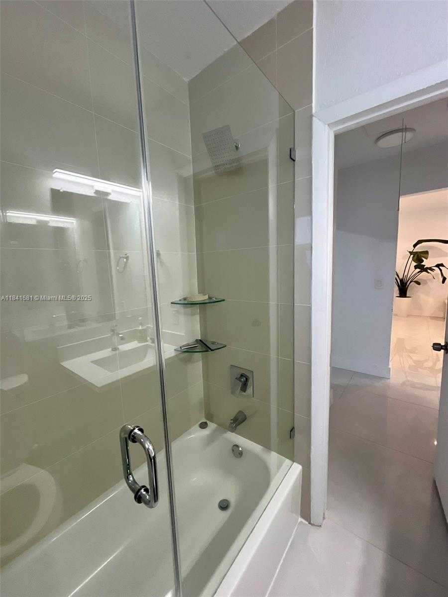 Small Image of 1172 NORTH EAST 160TH TER, North Miami Beach Number 13