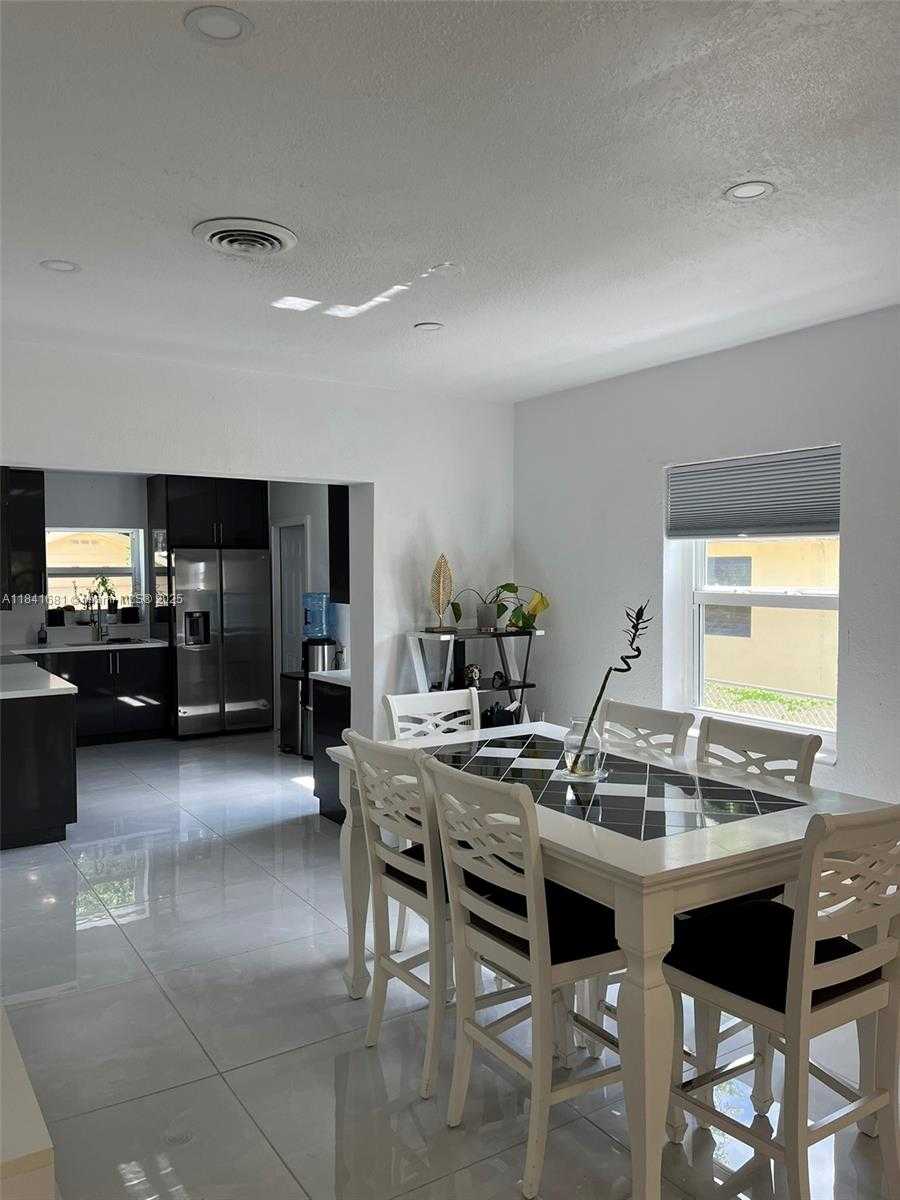 Small Image of 1172 NORTH EAST 160TH TER, North Miami Beach Number 4