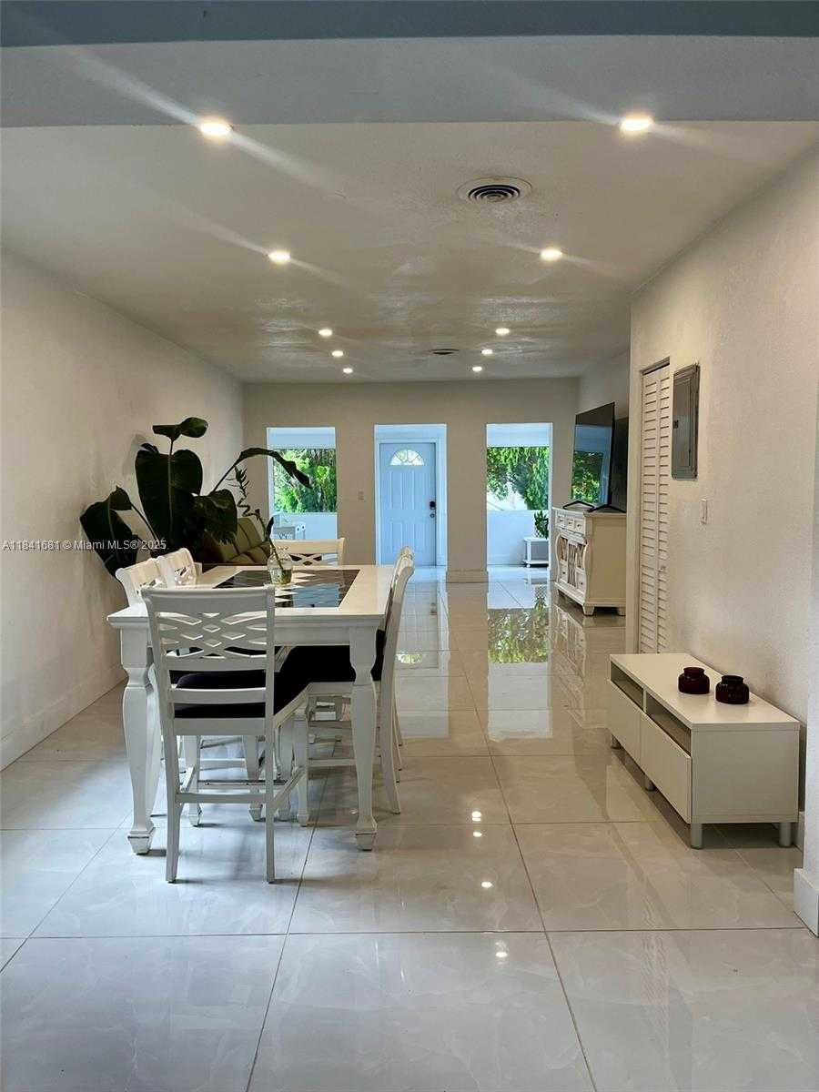 Small Image of 1172 NORTH EAST 160TH TER, North Miami Beach Number 6