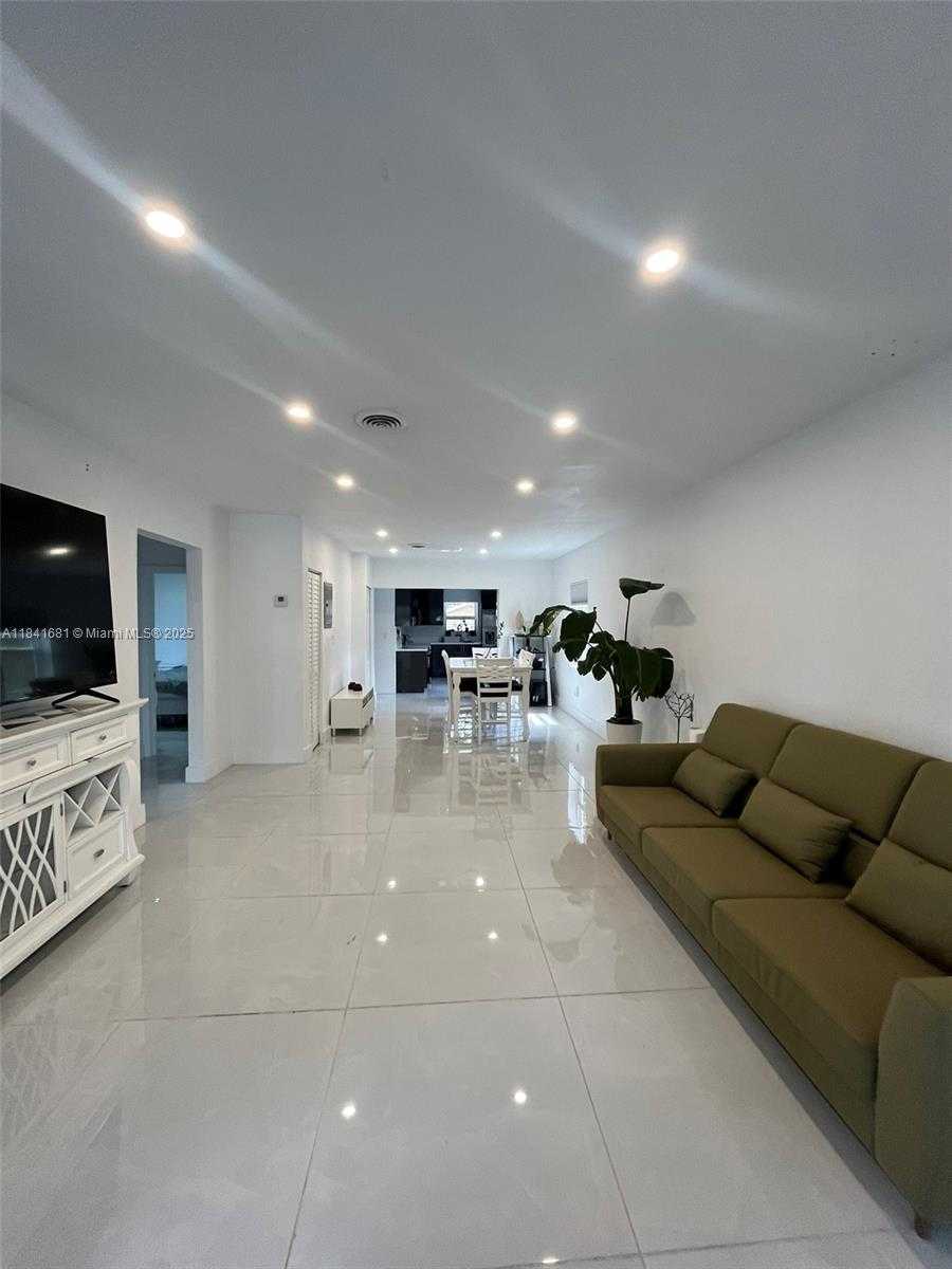 Small Image of 1172 NORTH EAST 160TH TER, North Miami Beach Number 8