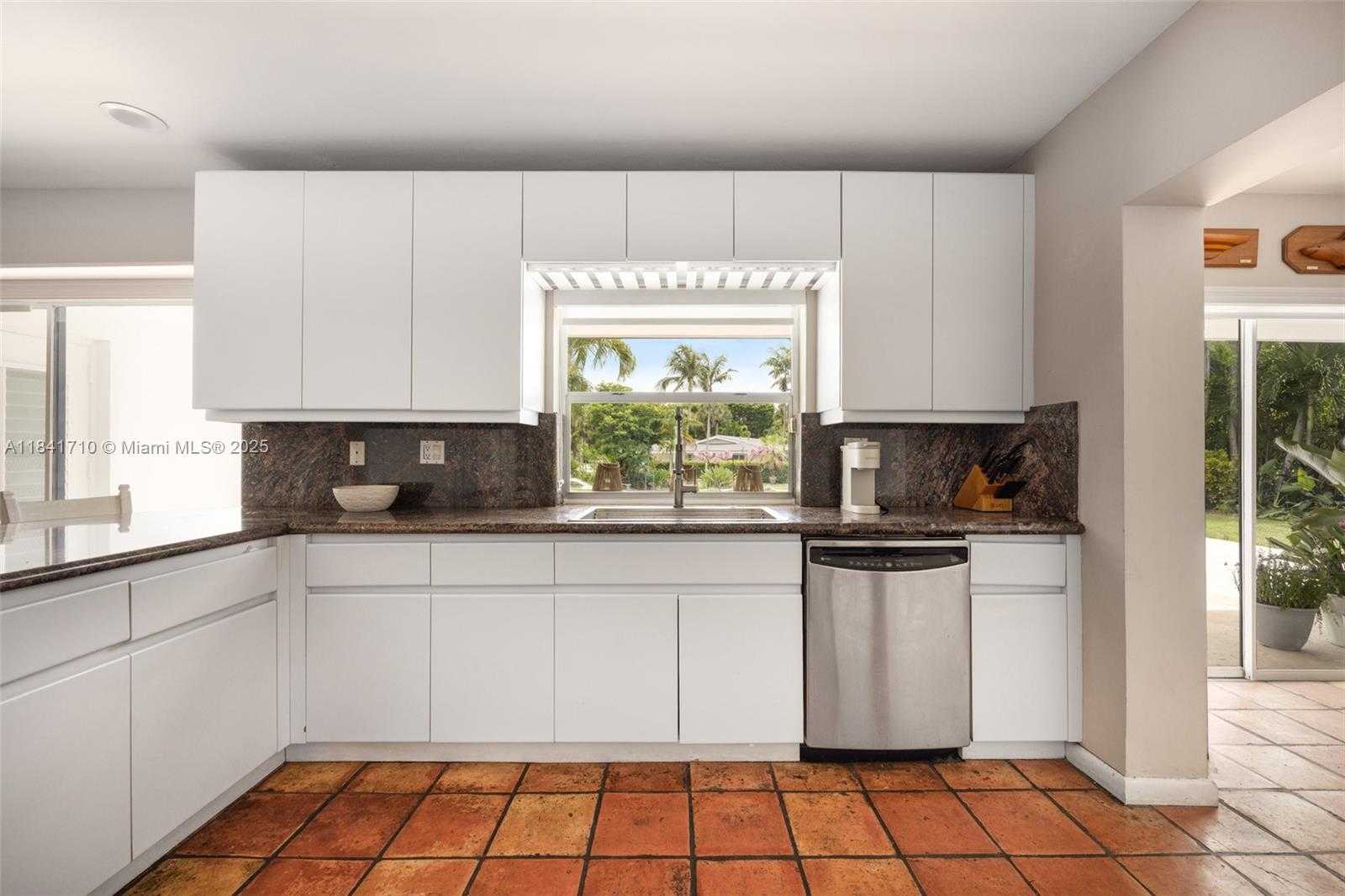 Small Image of 11651 SOUTH WEST 72ND PL, Pinecrest Number 10