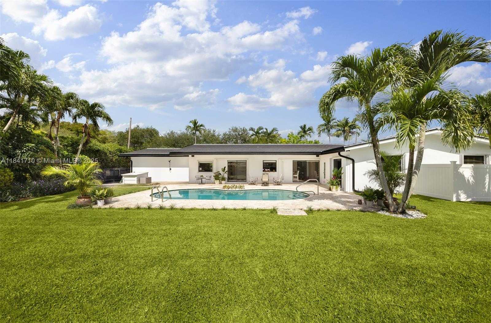 Small Image of 11651 SOUTH WEST 72ND PL, Pinecrest Number 24