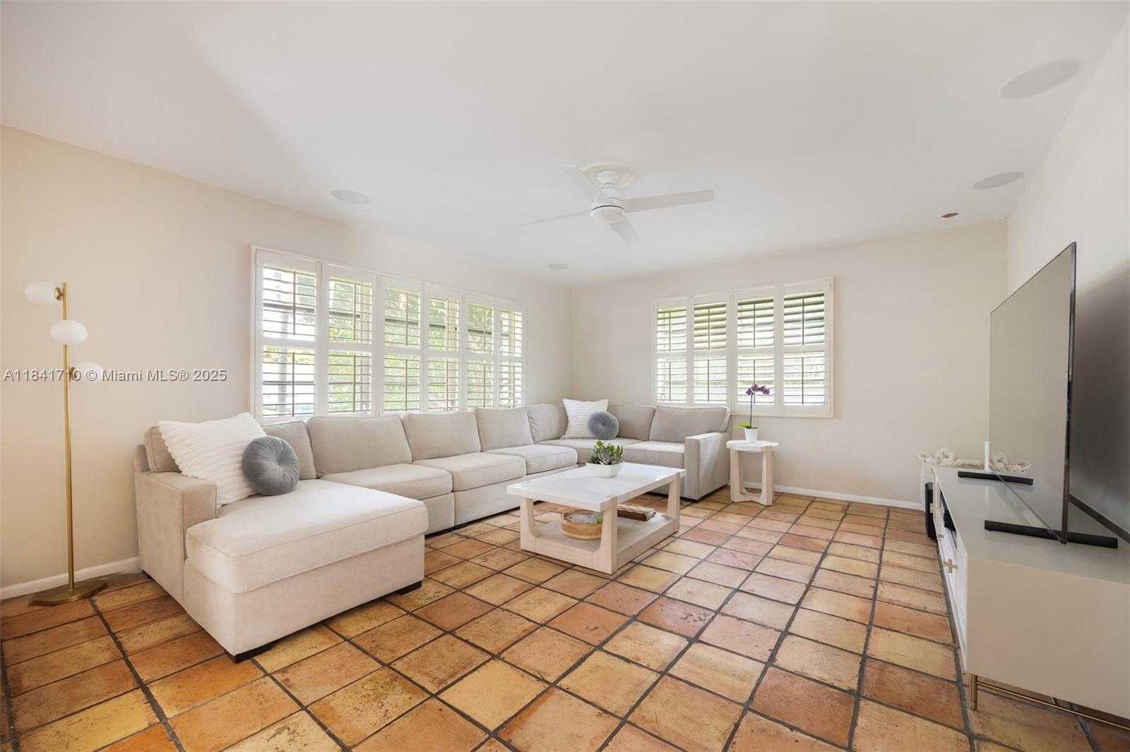 Small Image of 11651 SOUTH WEST 72ND PL, Pinecrest Number 4