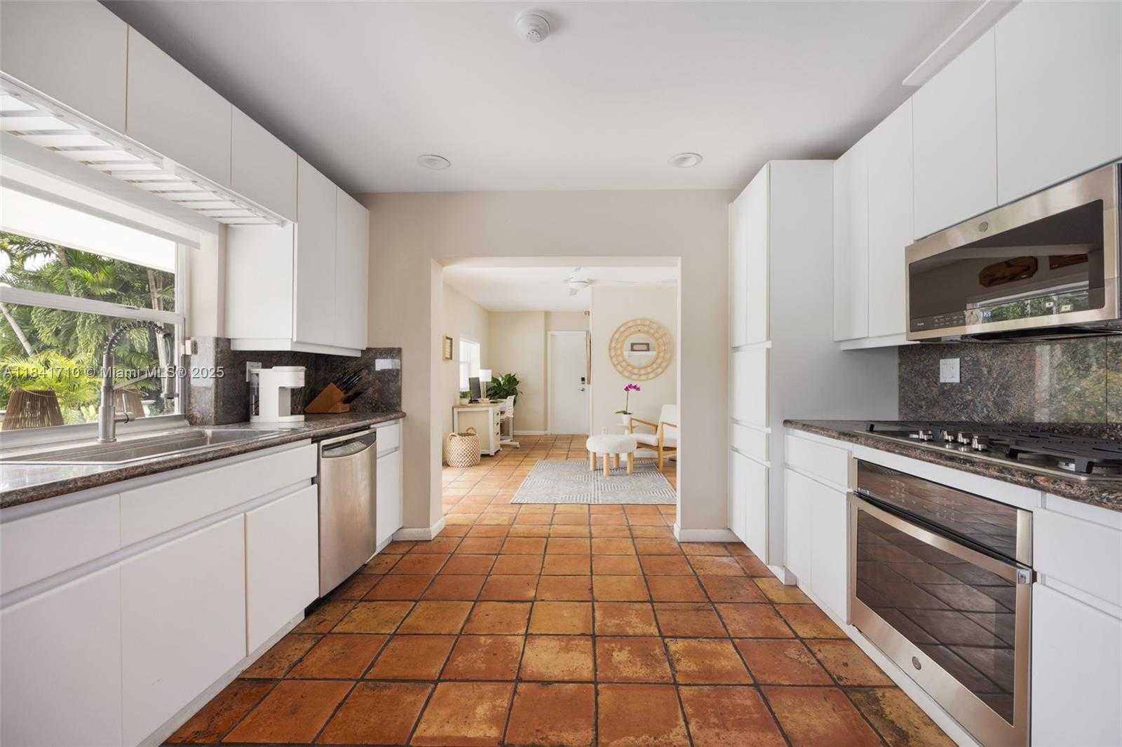 Small Image of 11651 SOUTH WEST 72ND PL, Pinecrest Number 9