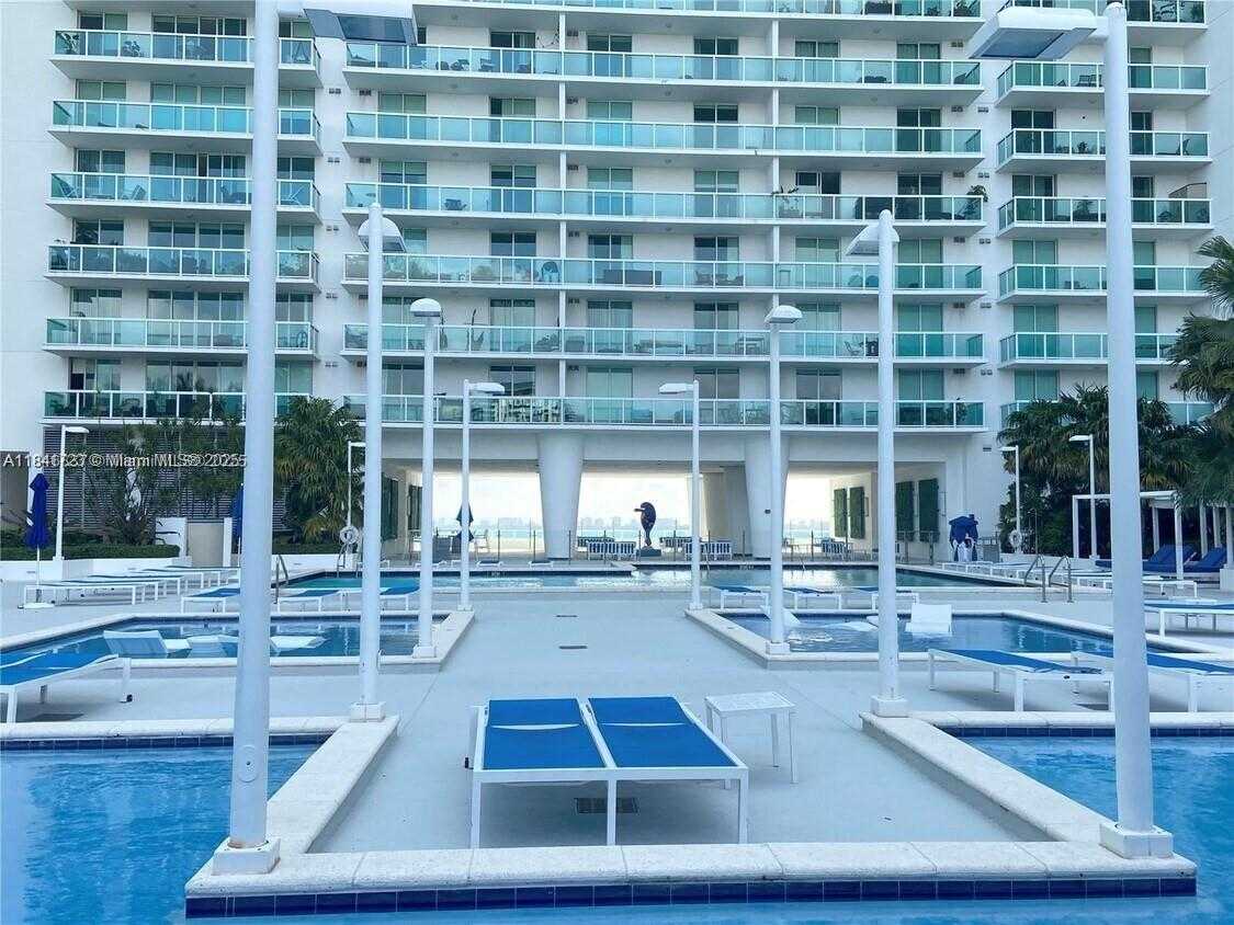 Small Image of 1800 NORTH BAYSHORE DR #514, Miami Number 27