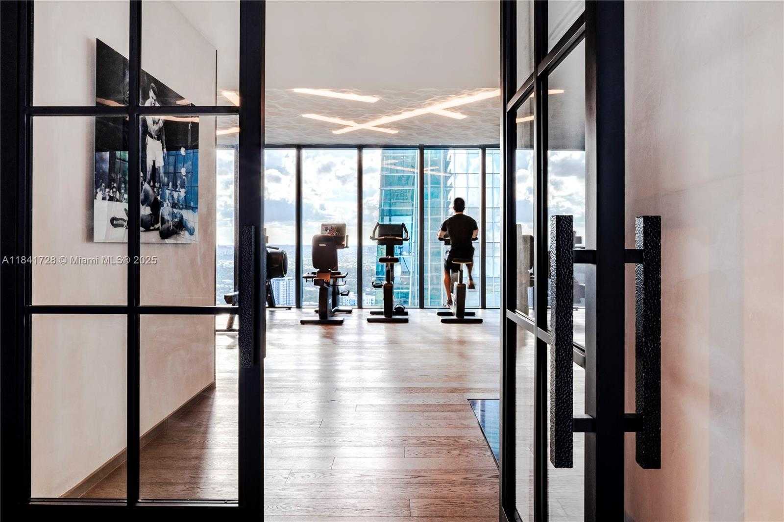 Small Image of 1451 BRICKELL AVE #4204, Miami Number 16