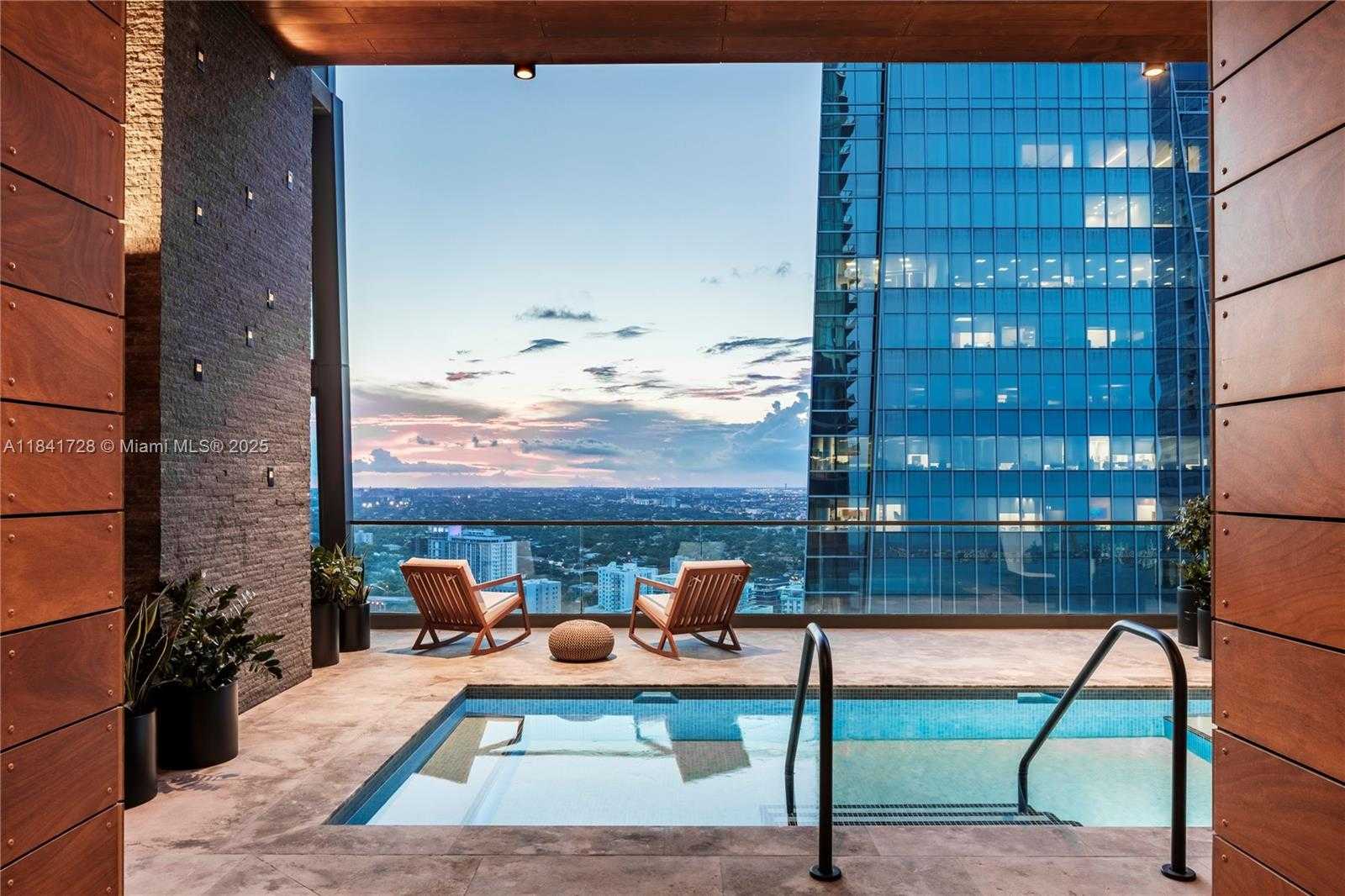 Small Image of 1451 BRICKELL AVE #4204, Miami Number 21