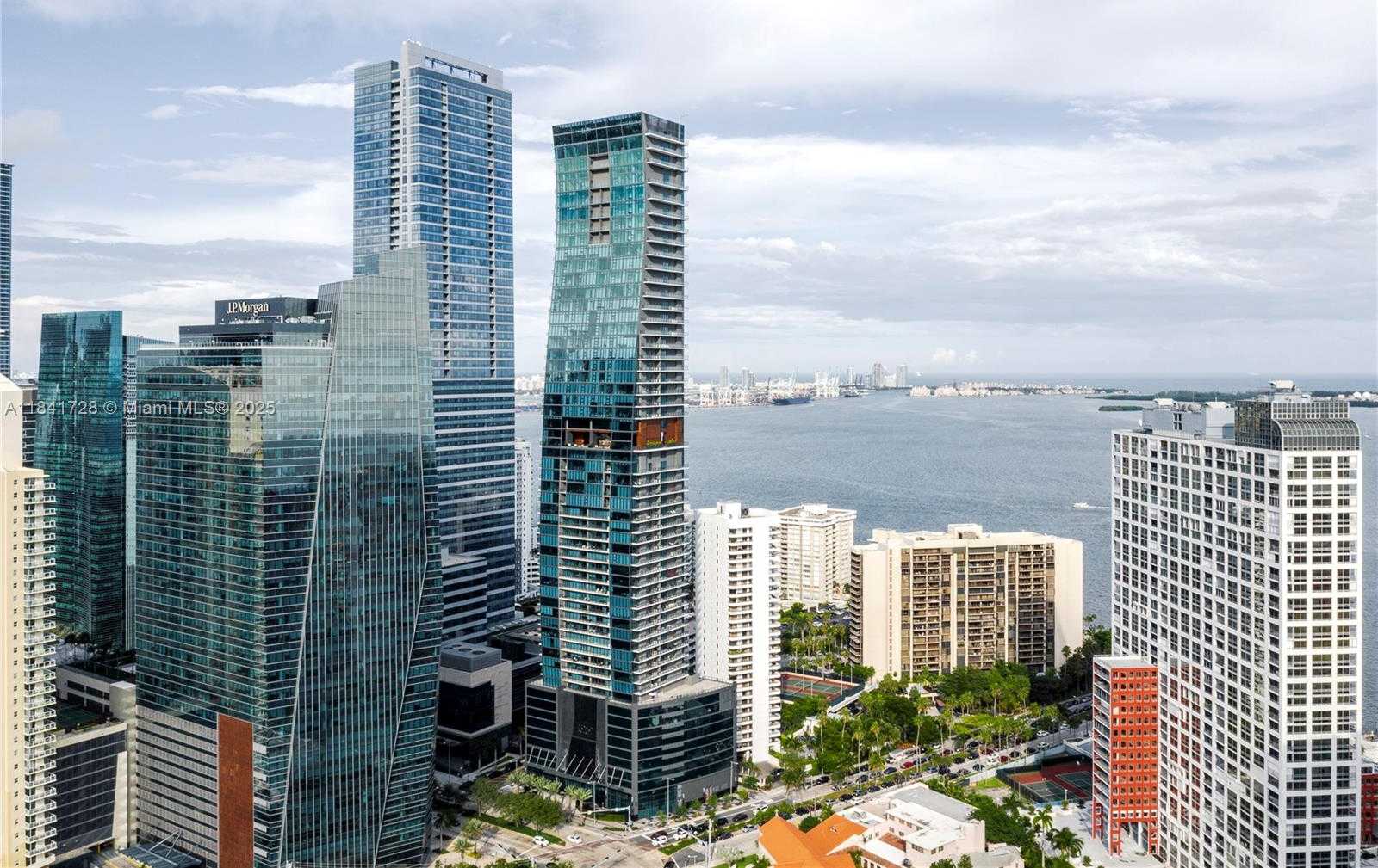 Small Image of 1451 BRICKELL AVE #4204, Miami Number 24