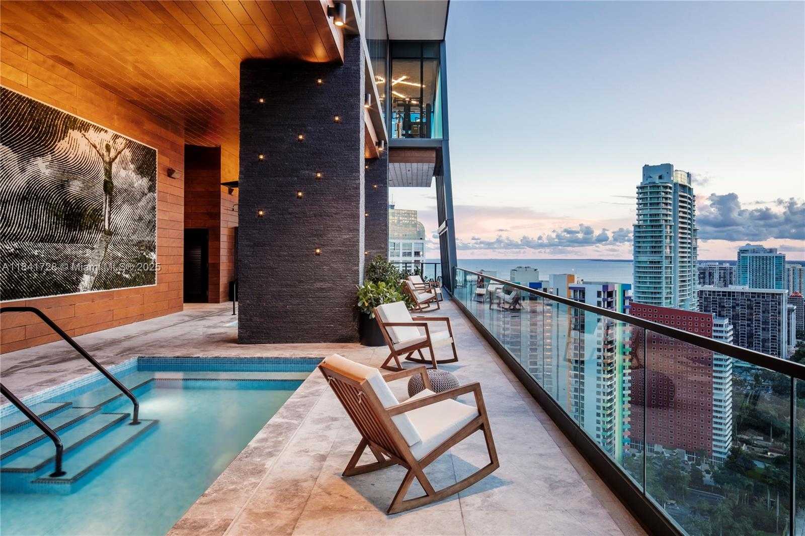 Small Image of 1451 BRICKELL AVE #4204, Miami Number 26