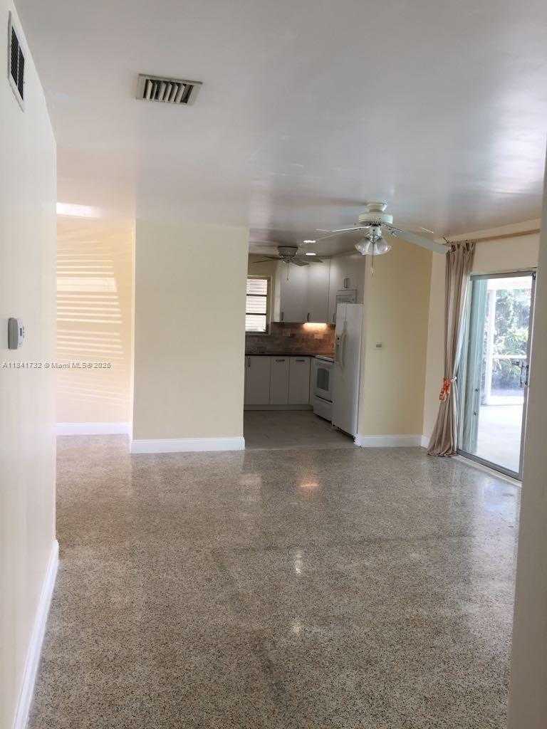 Small Image of 9925 SOUTH WEST 84 ST, Miami Number 5
