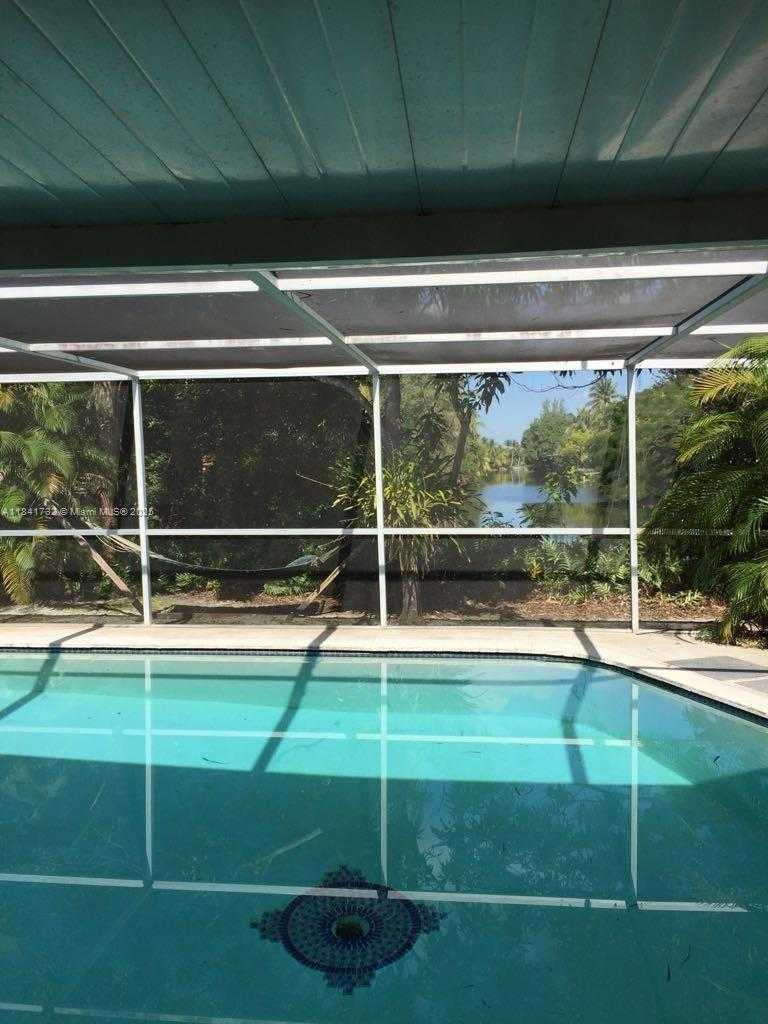 Small Image of 9925 SOUTH WEST 84 ST, Miami Number 8