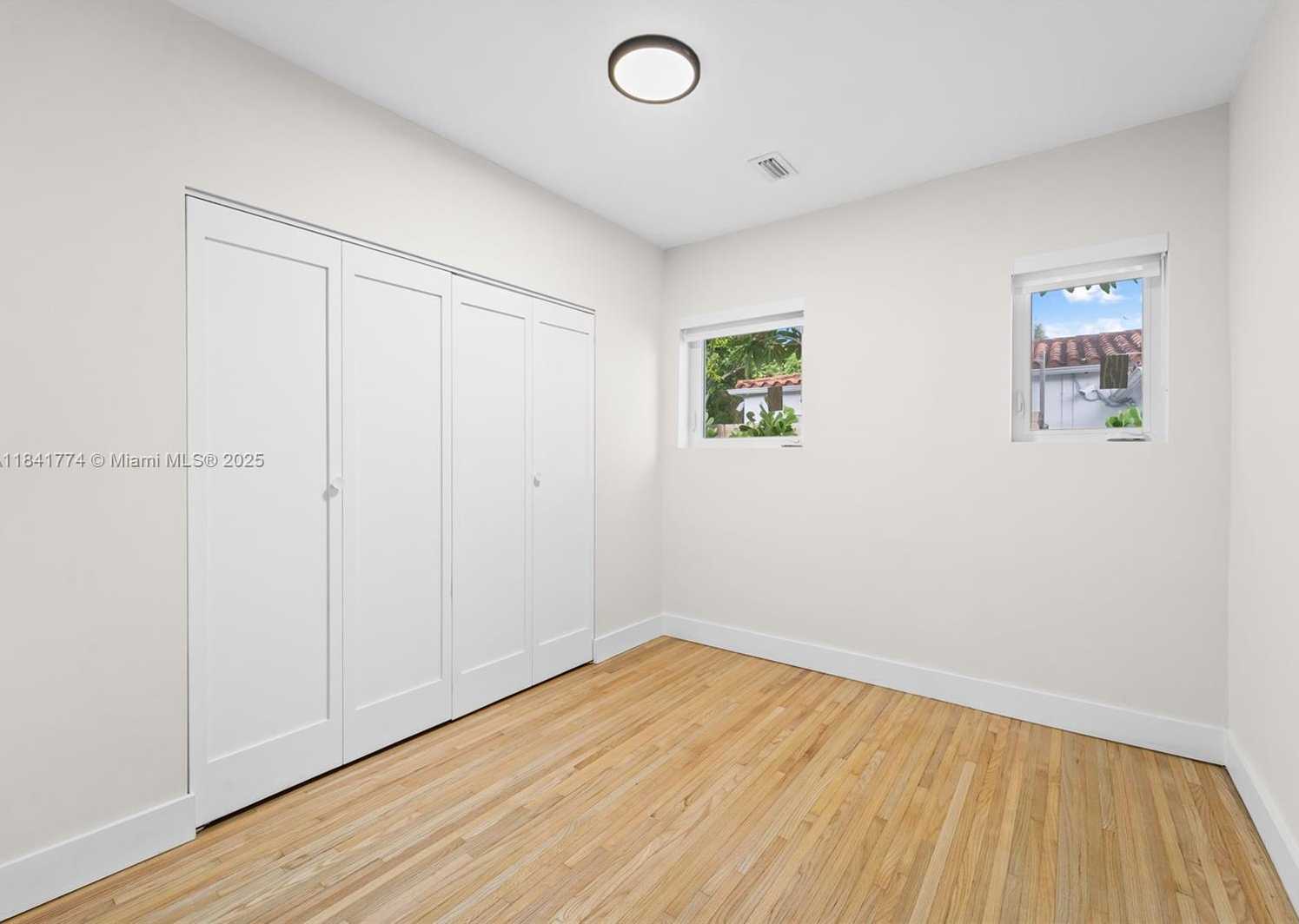 Small Image of 829 GRANADA GROVES CT, Coral Gables Number 15