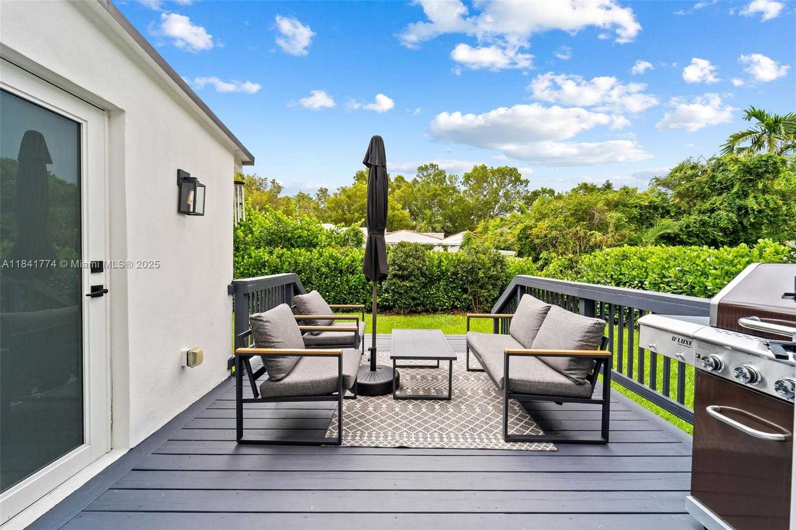 Small Image of 829 GRANADA GROVES CT, Coral Gables Number 20