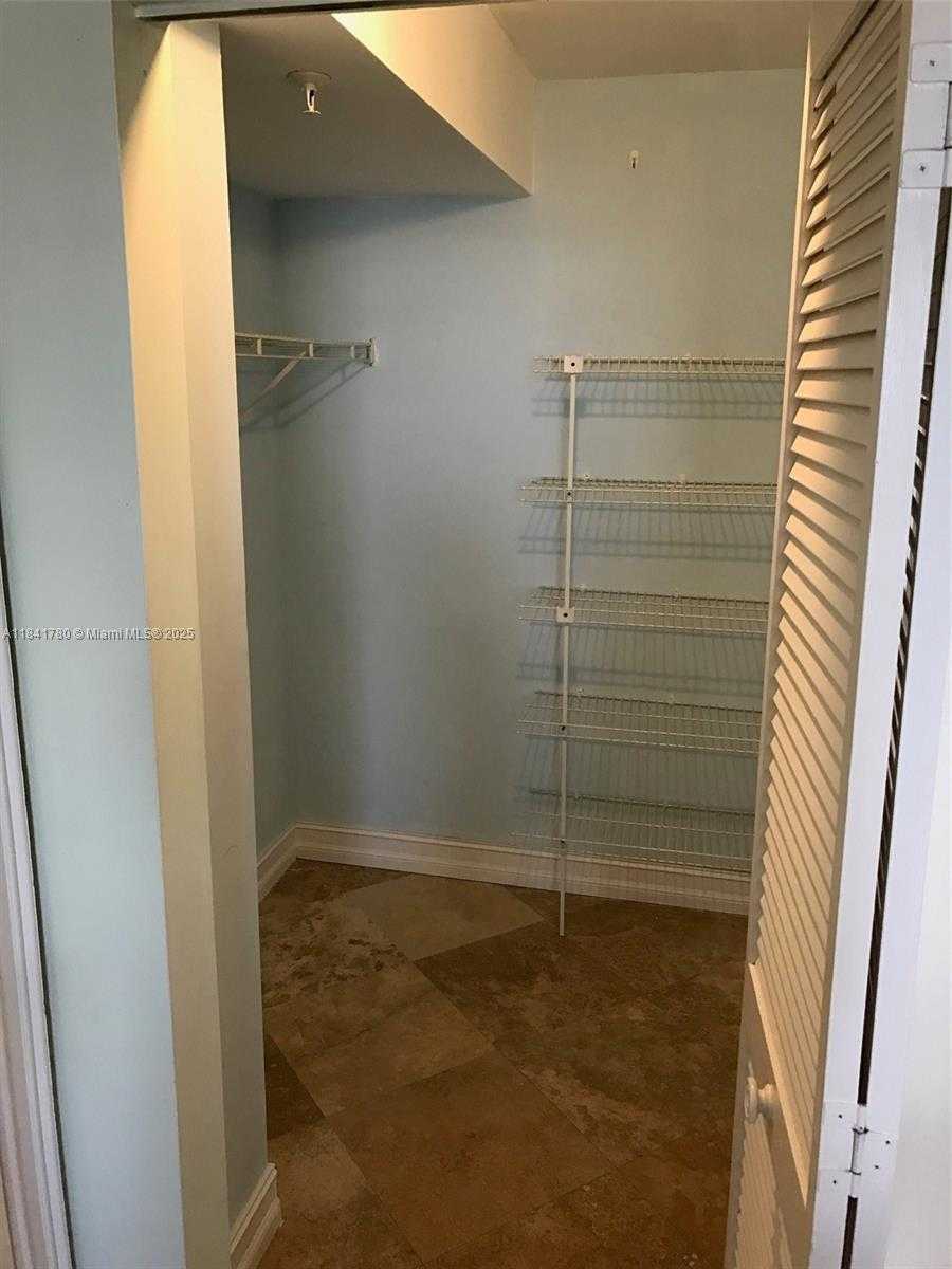 Small Image of 1688 WEST AVE #1005, Miami Beach Number 21