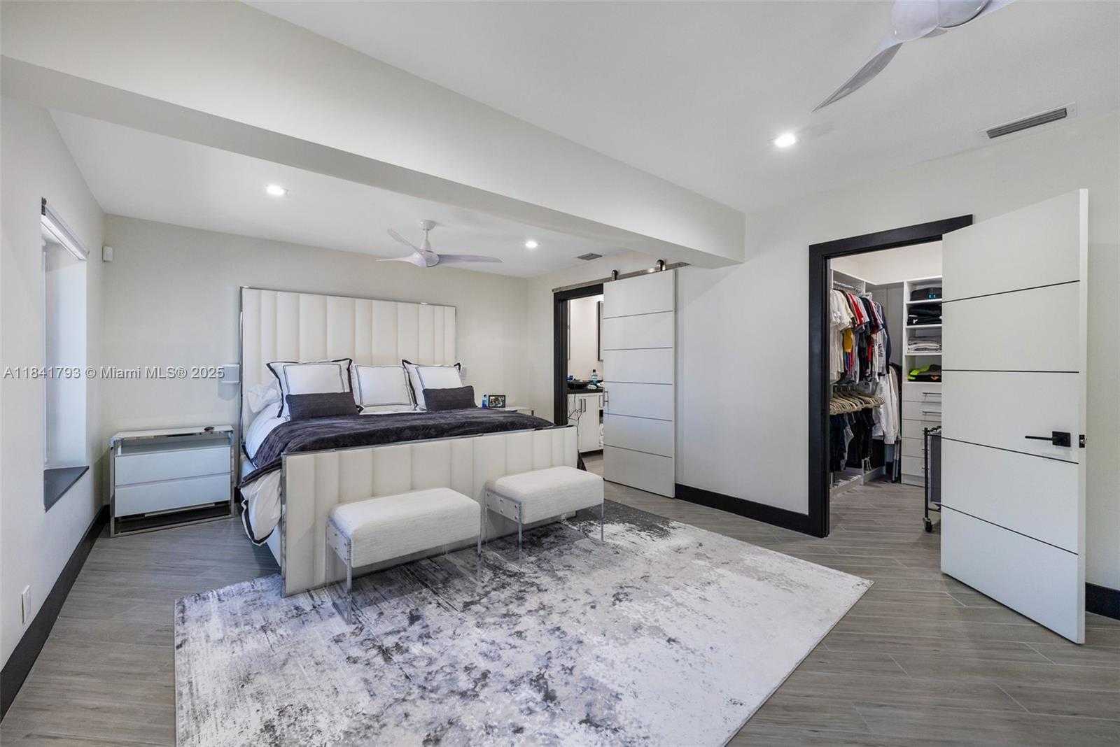 Small Image of 517 SOUTH RIVERSIDE DR #., Pompano Beach Number 3