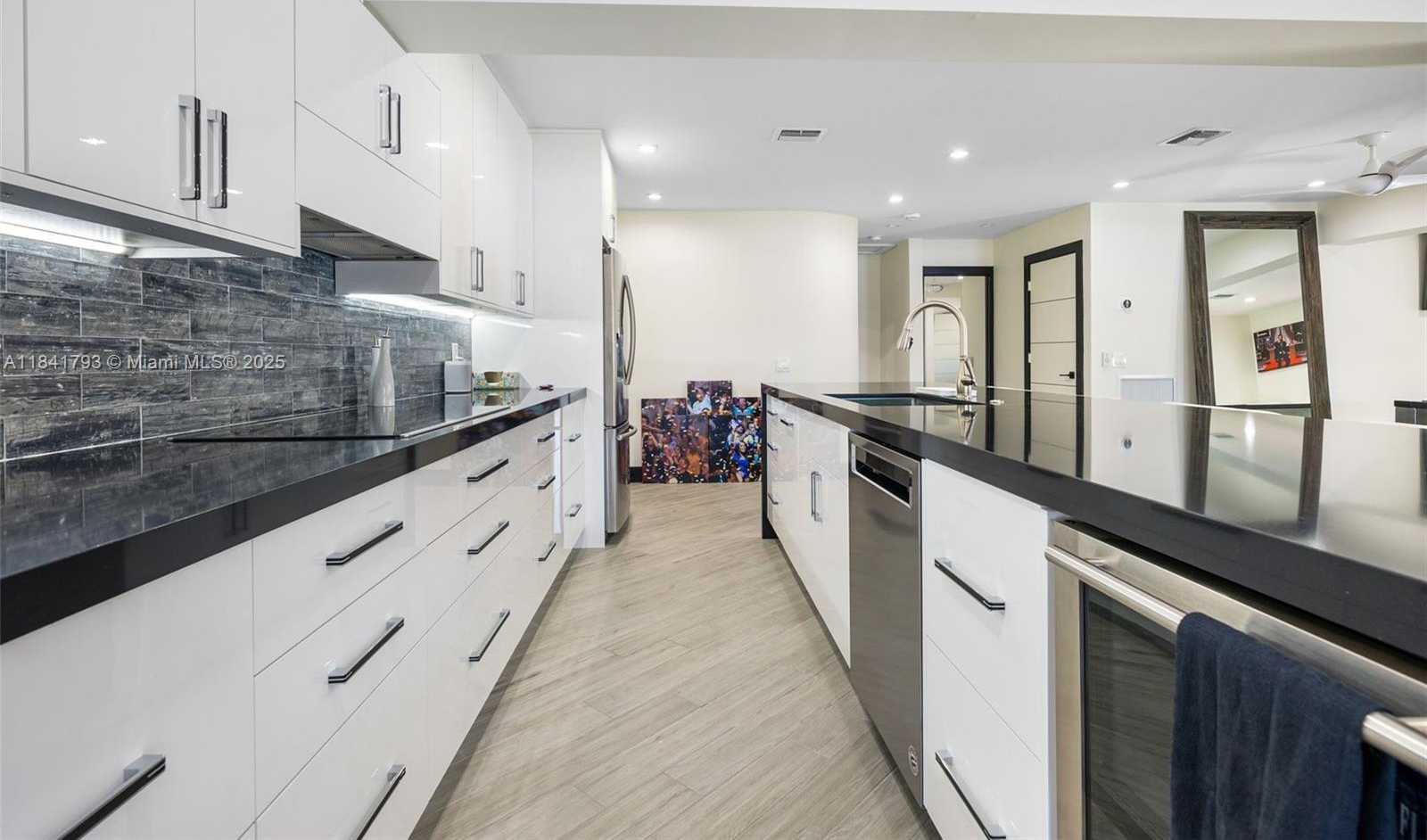 Small Image of 517 SOUTH RIVERSIDE DR #., Pompano Beach Number 6