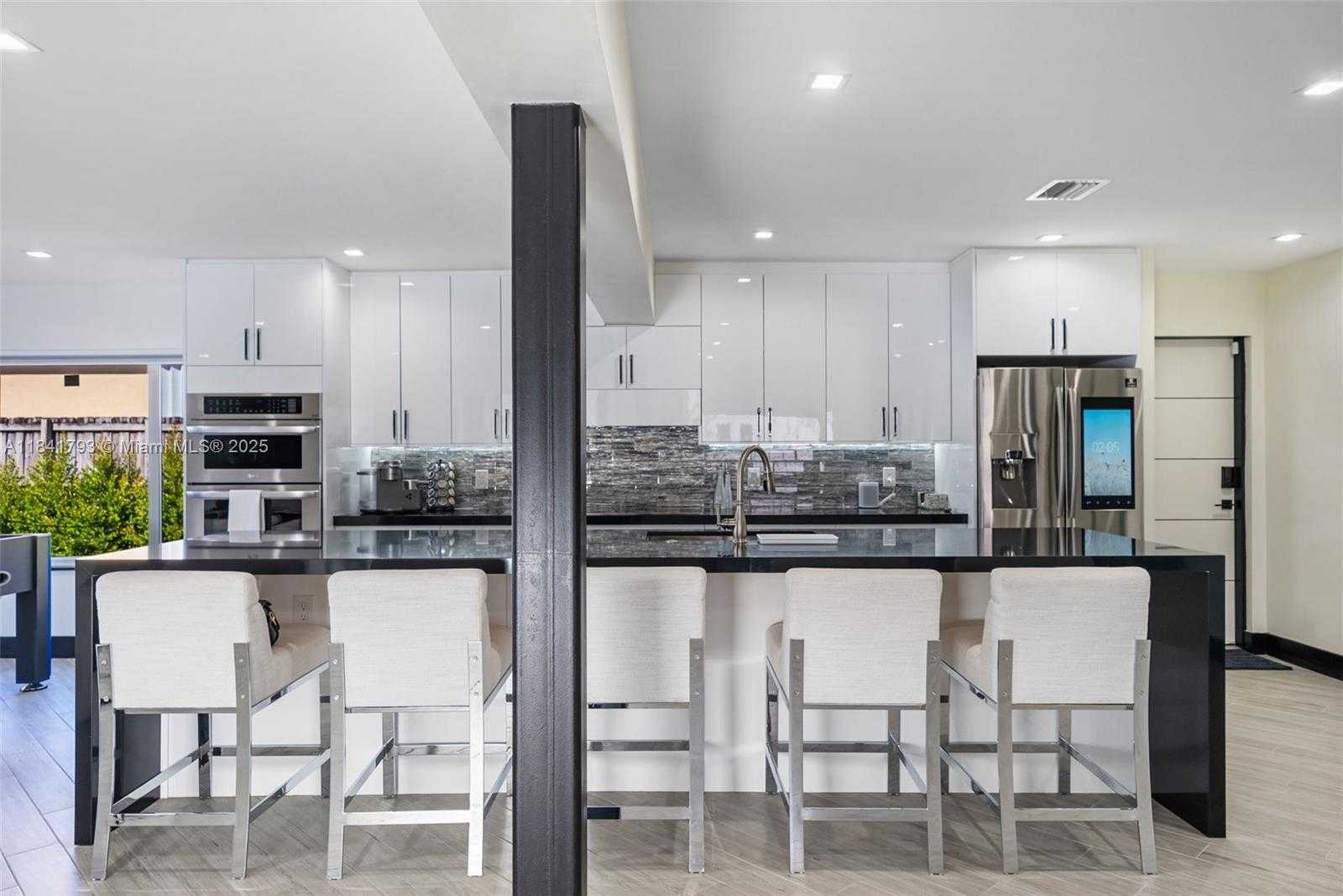 Small Image of 517 SOUTH RIVERSIDE DR #., Pompano Beach Number 7