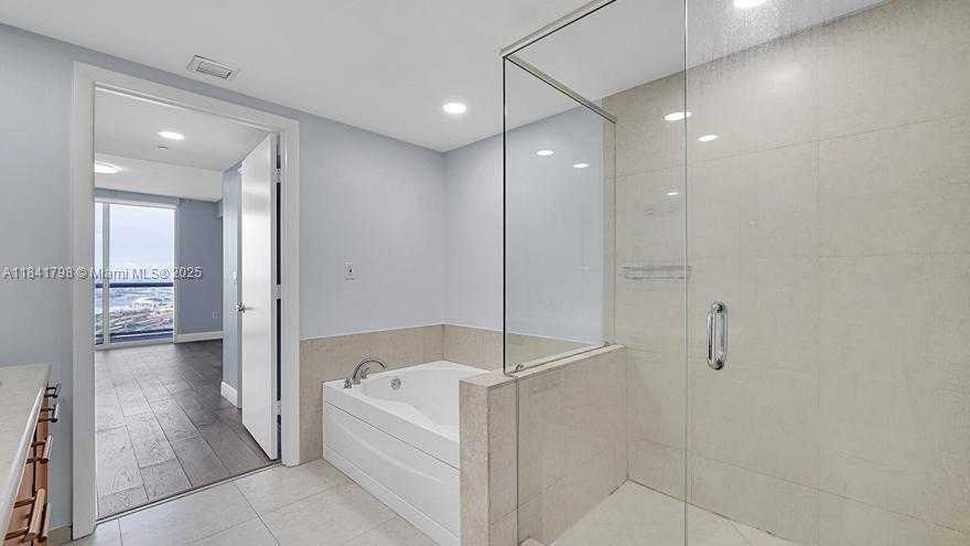Small Image of 50 BISCAYNE BLVD #5406, Miami Number 12