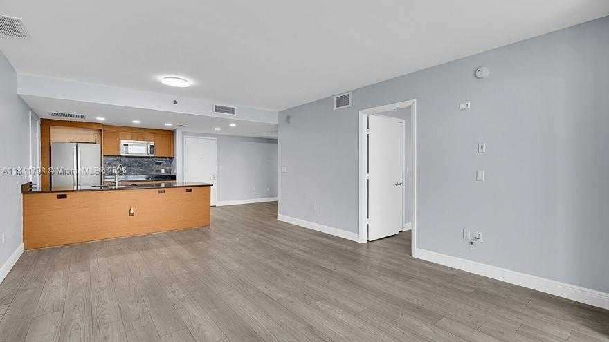 Small Image of 50 BISCAYNE BLVD #5406, Miami Number 9