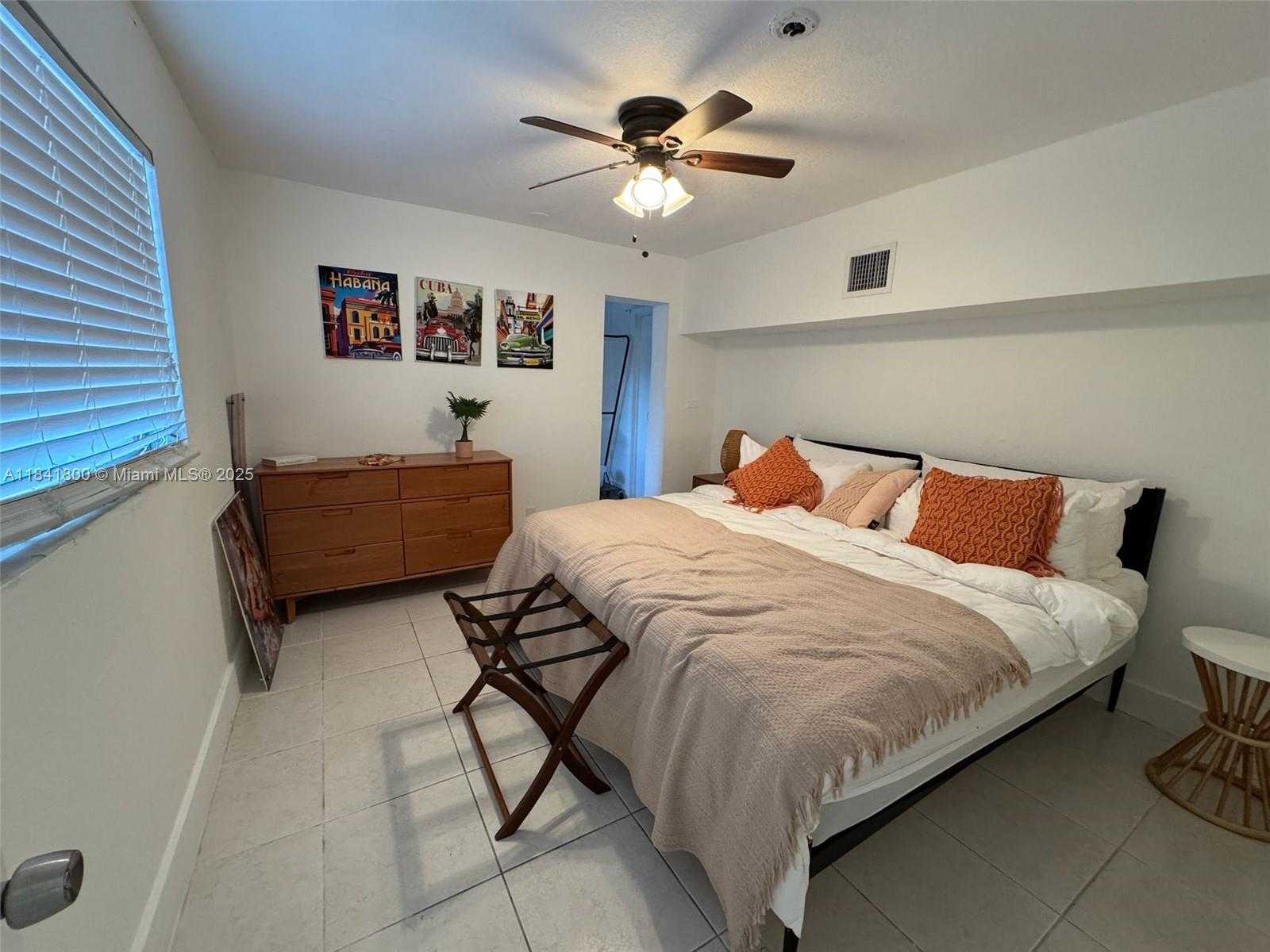Small Image of 3901 SOUTH WEST 6TH ST #1, Miami Number 10