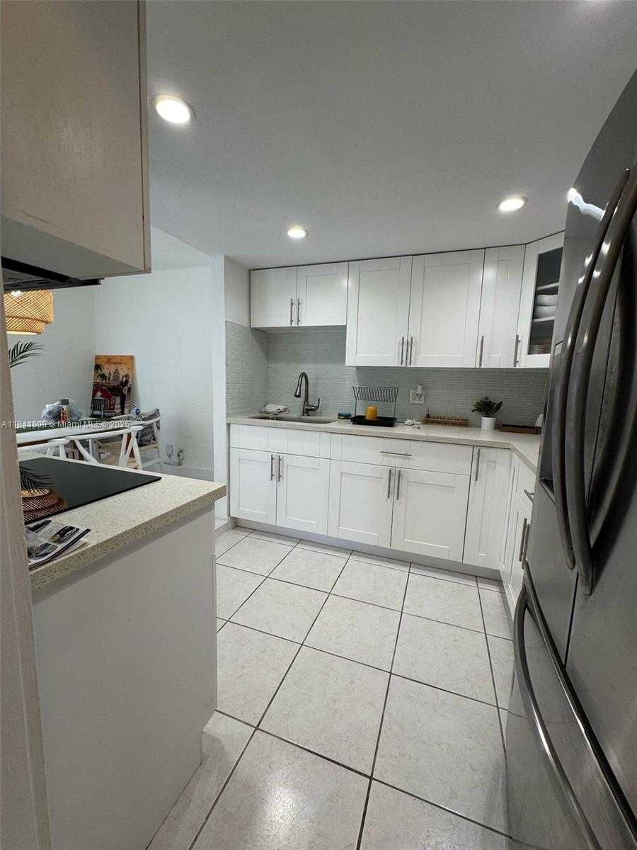 Small Image of 3901 SOUTH WEST 6TH ST #1, Miami Number 15