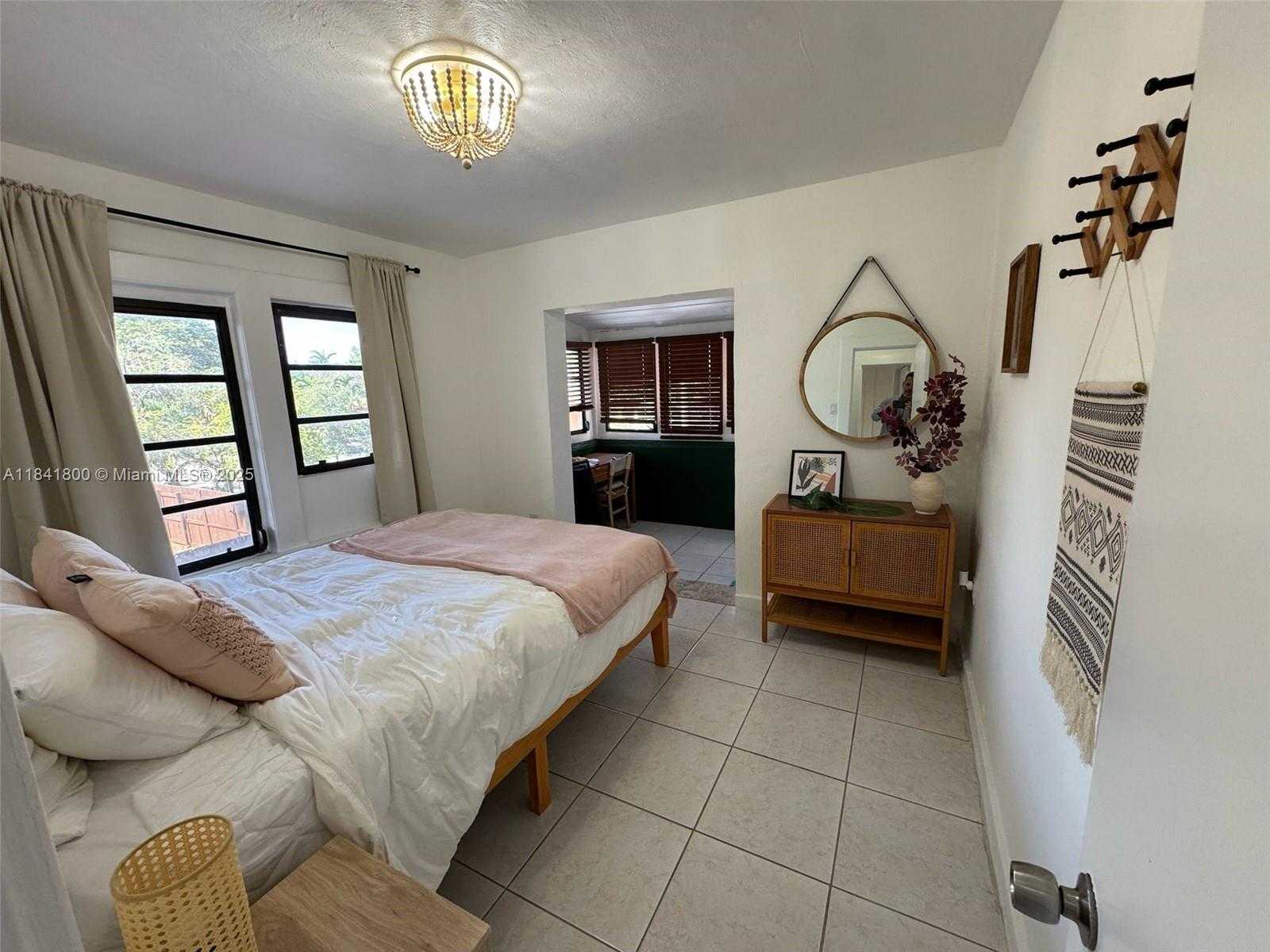 Small Image of 3901 SOUTH WEST 6TH ST #1, Miami Number 5
