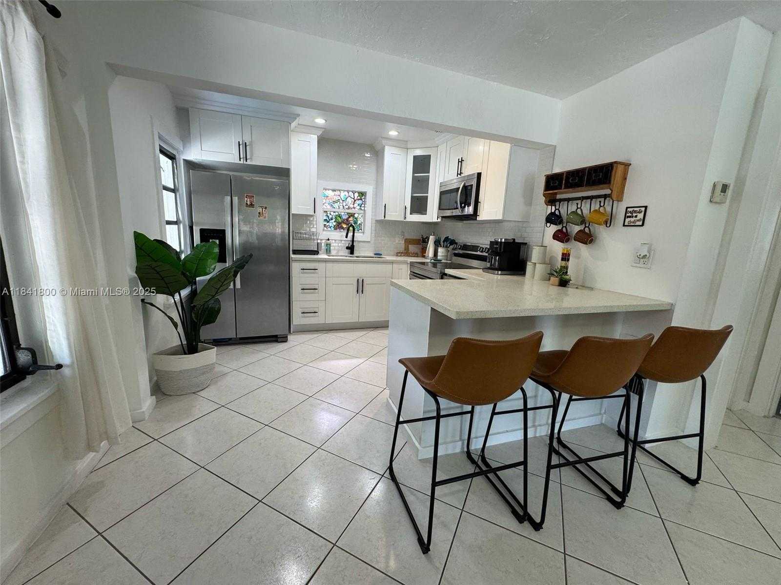 Small Image of 3901 SOUTH WEST 6TH ST #1, Miami Number 6