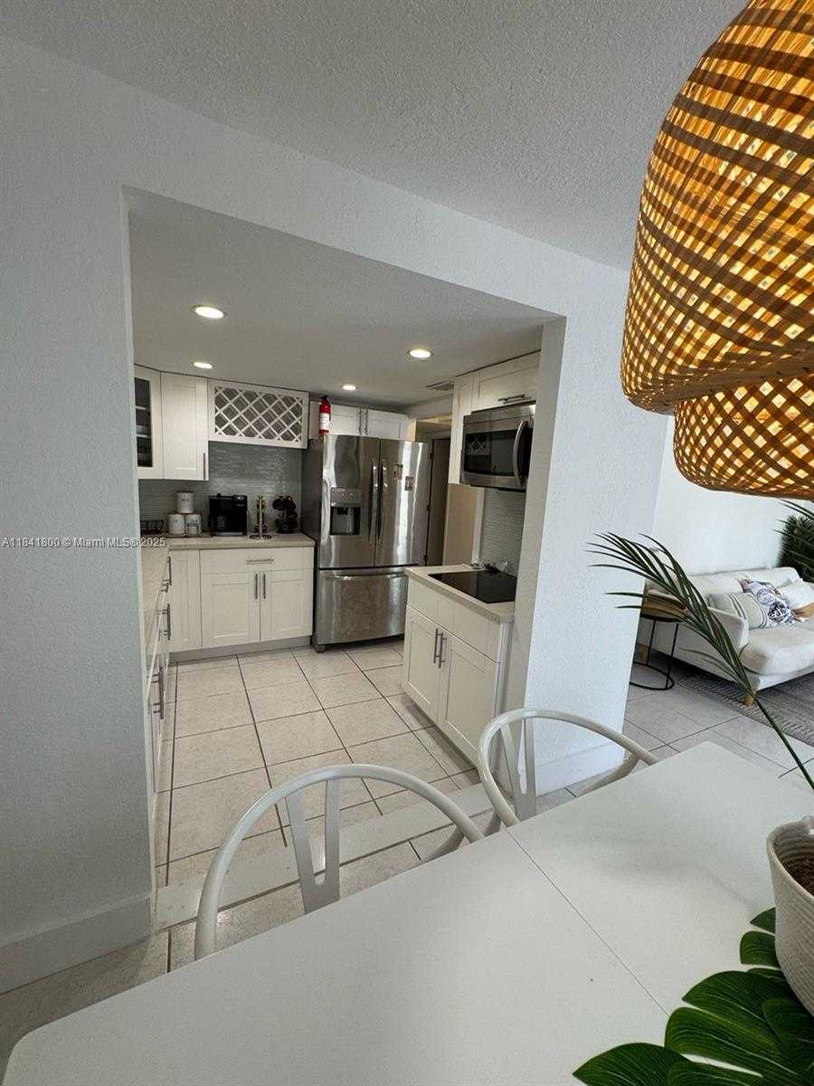 Small Image of 3901 SOUTH WEST 6TH ST #1, Miami Number 8