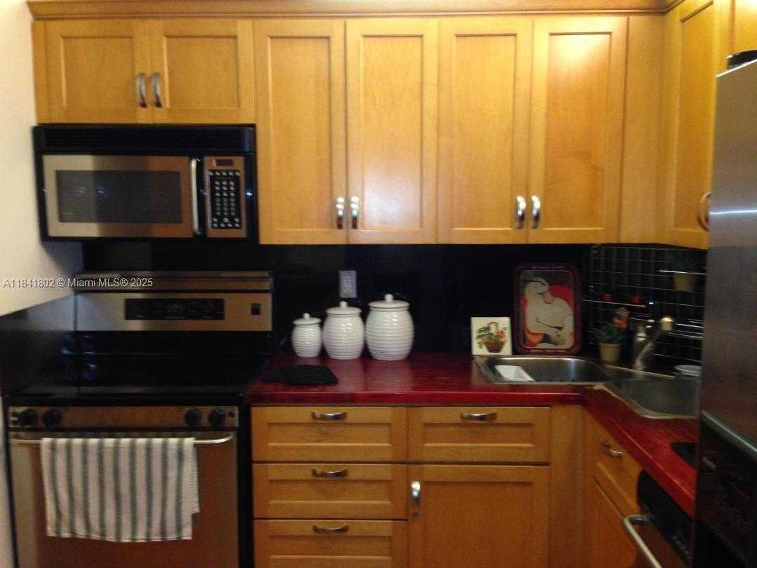 Small Image of 2333 BRICKELL AVE #1414, Miami Number 13