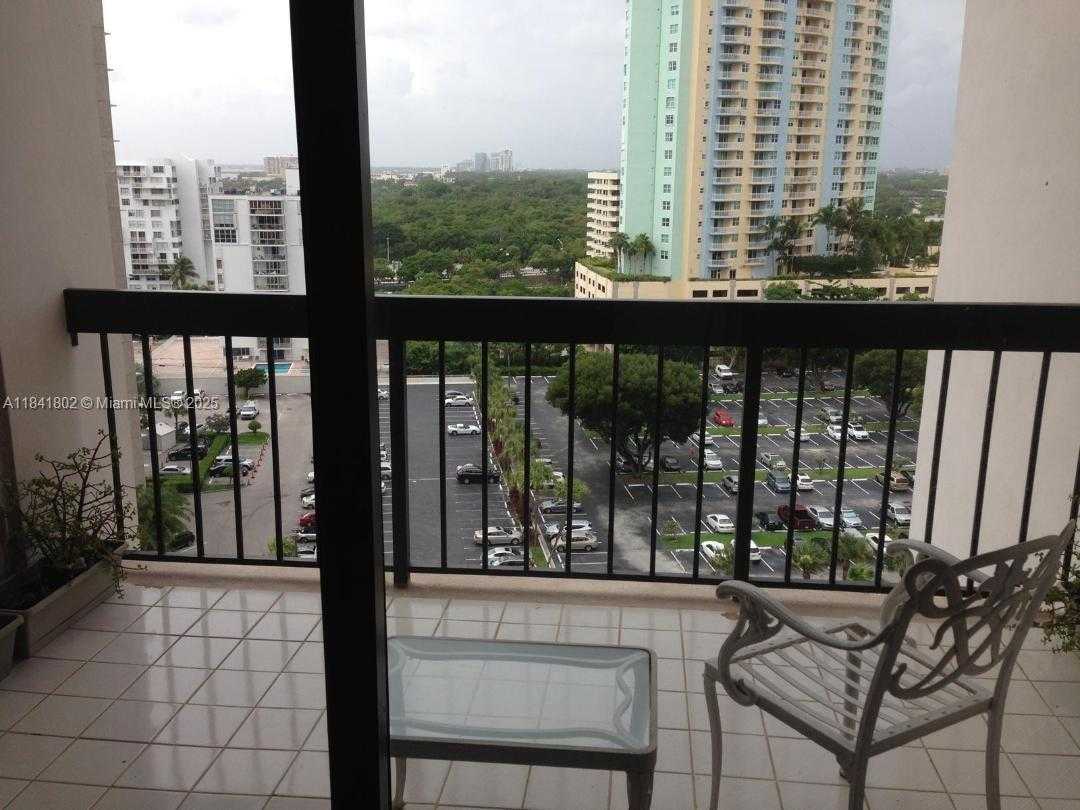 Small Image of 2333 BRICKELL AVE #1414, Miami Number 18