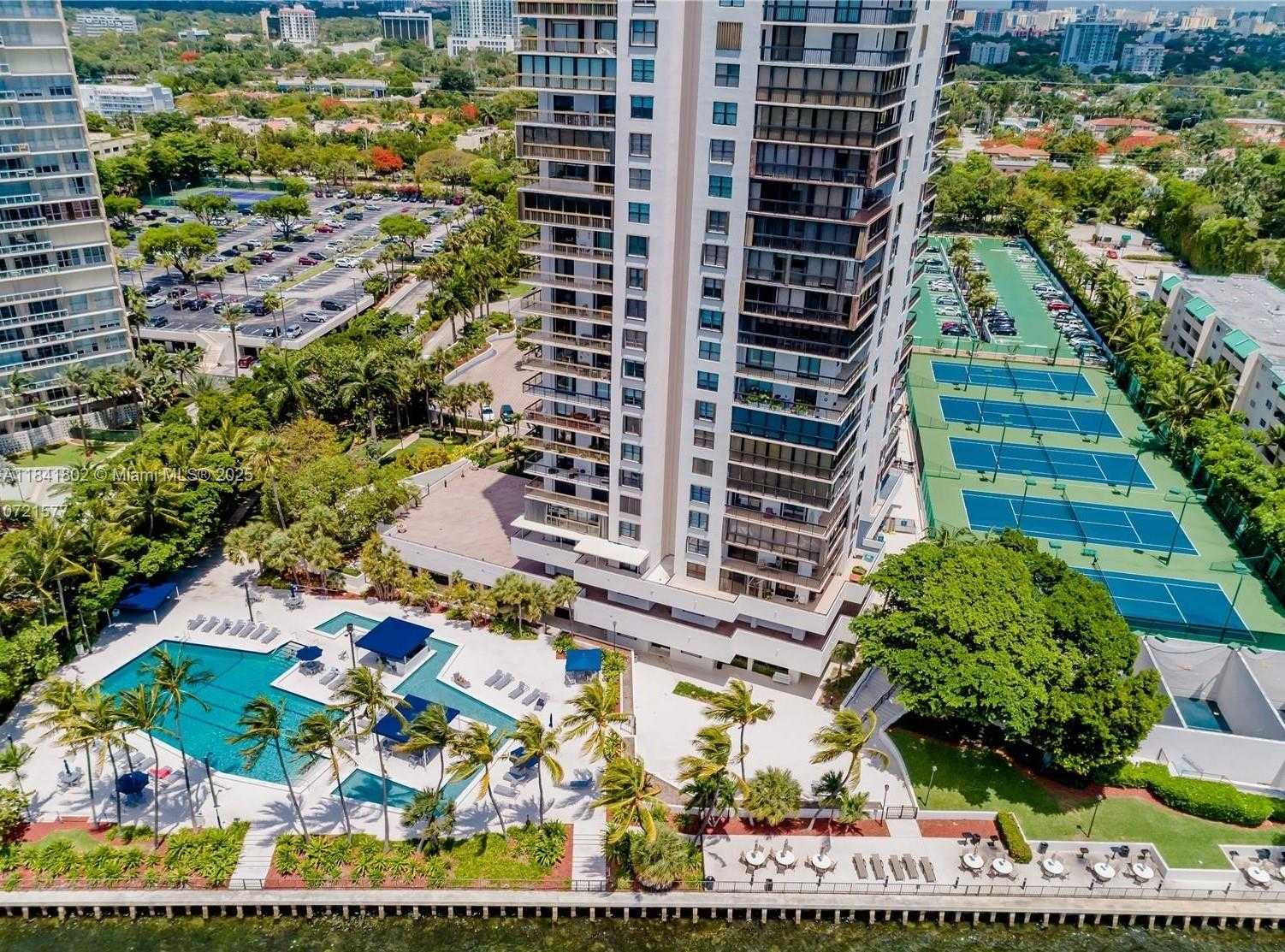 Small Image of 2333 BRICKELL AVE #1414, Miami Number 3