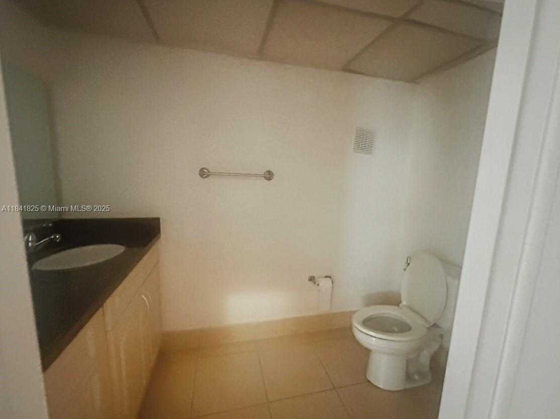 Small Image of 9375 FONTAINEBLEAU BLVD #L222, Miami Number 10