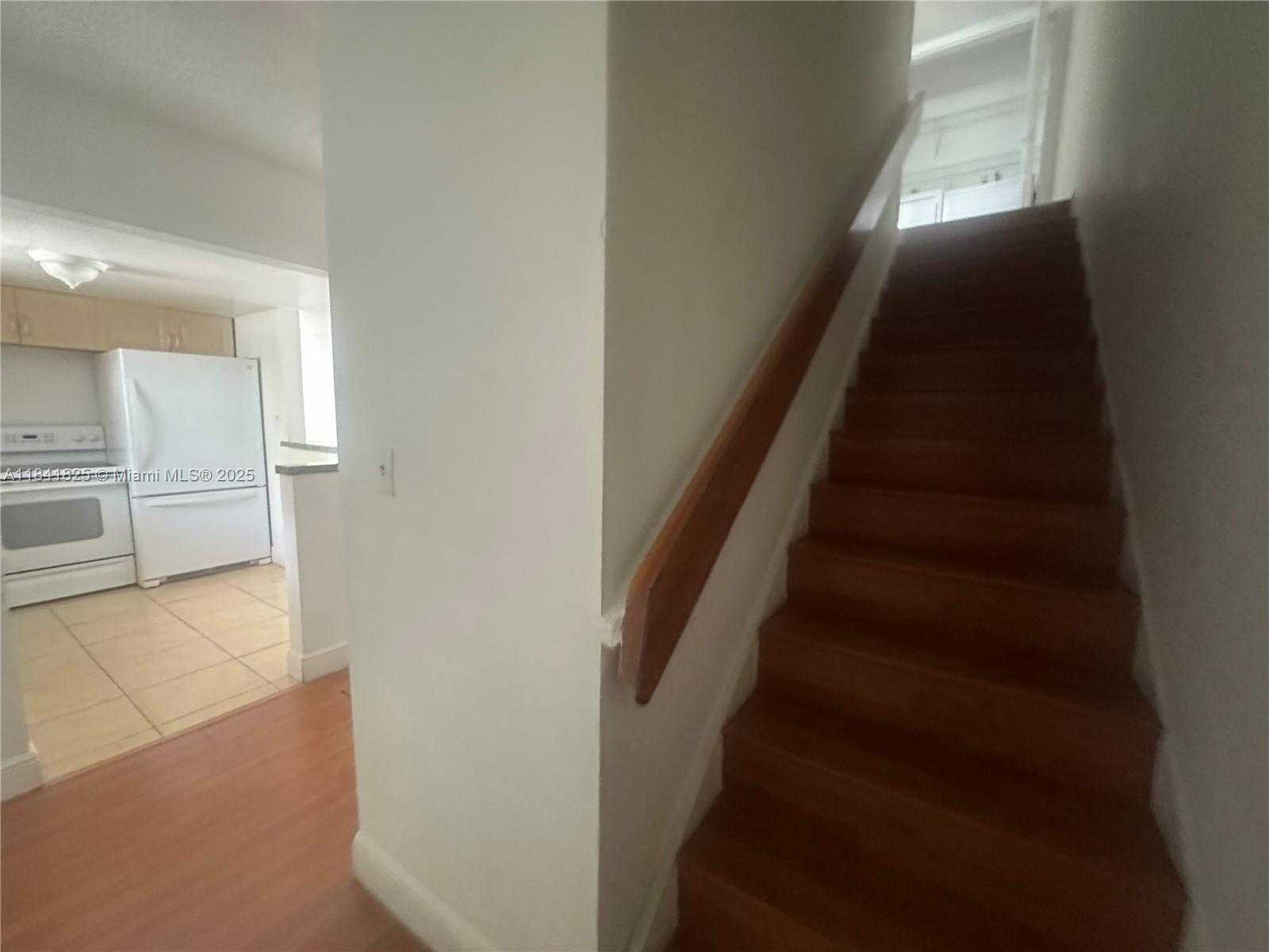 Small Image of 9375 FONTAINEBLEAU BLVD #L222, Miami Number 11