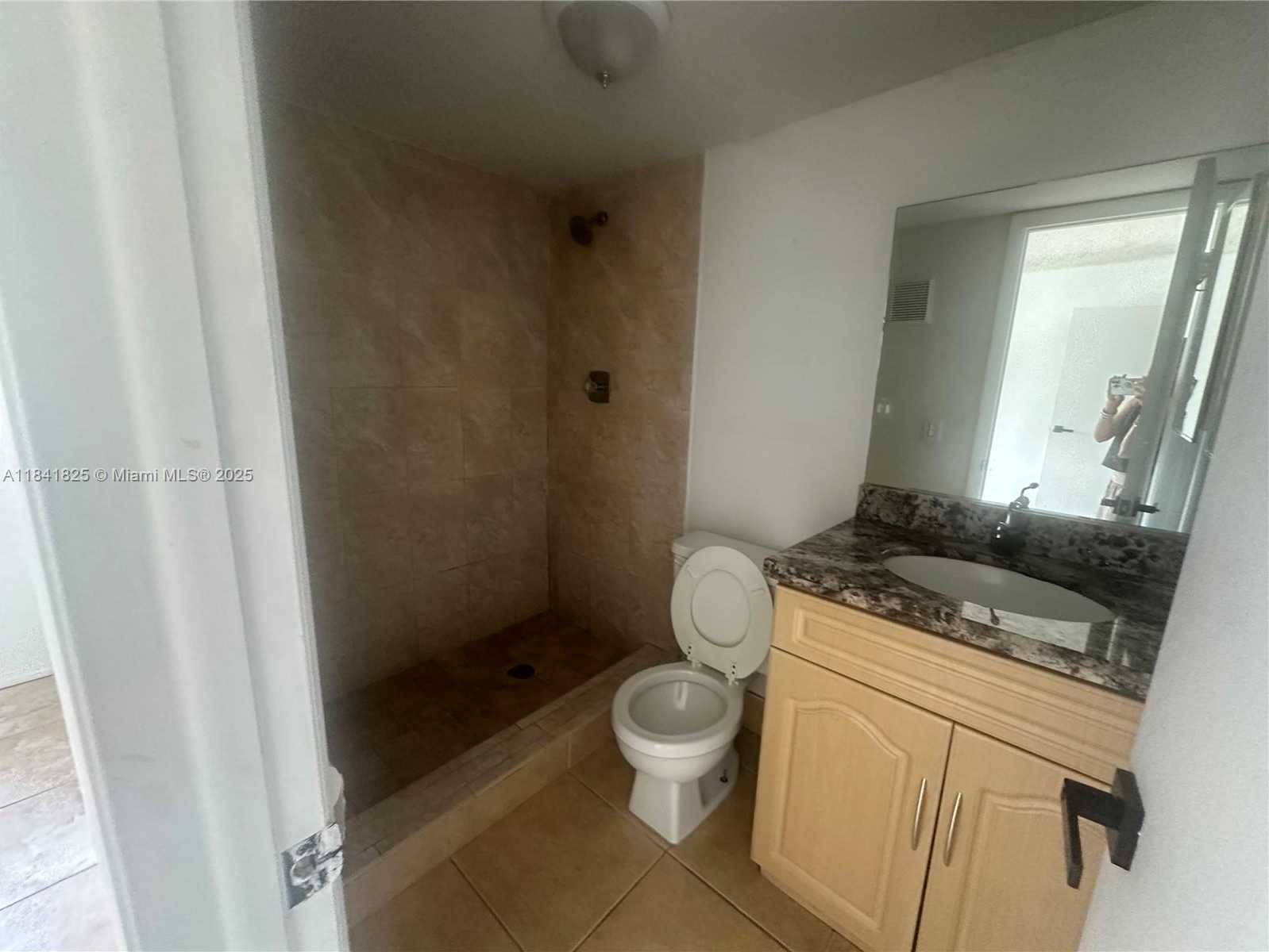Small Image of 9375 FONTAINEBLEAU BLVD #L222, Miami Number 15